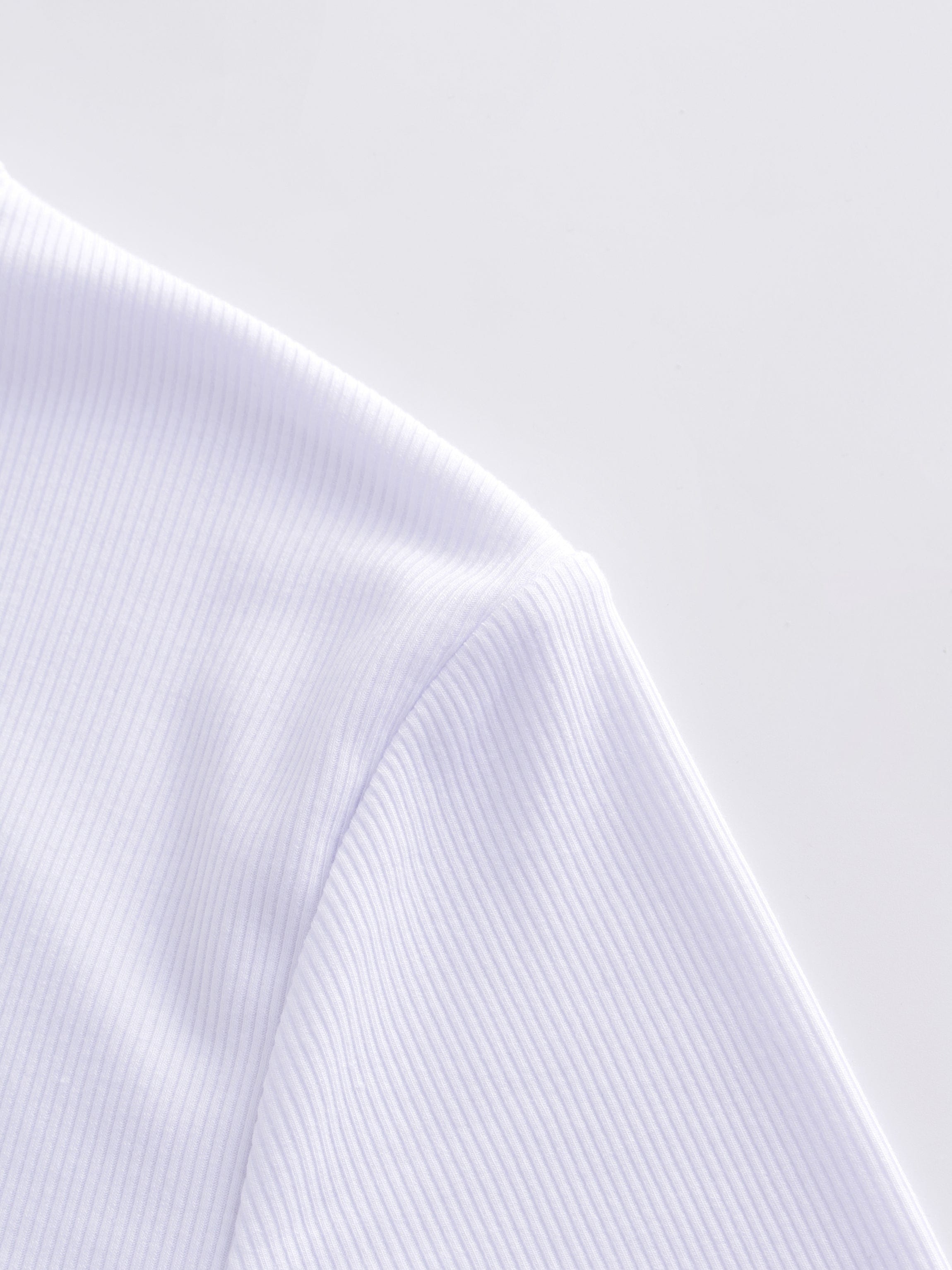 CAMISETA ACANALADA V ALTA - LS-BLANCO