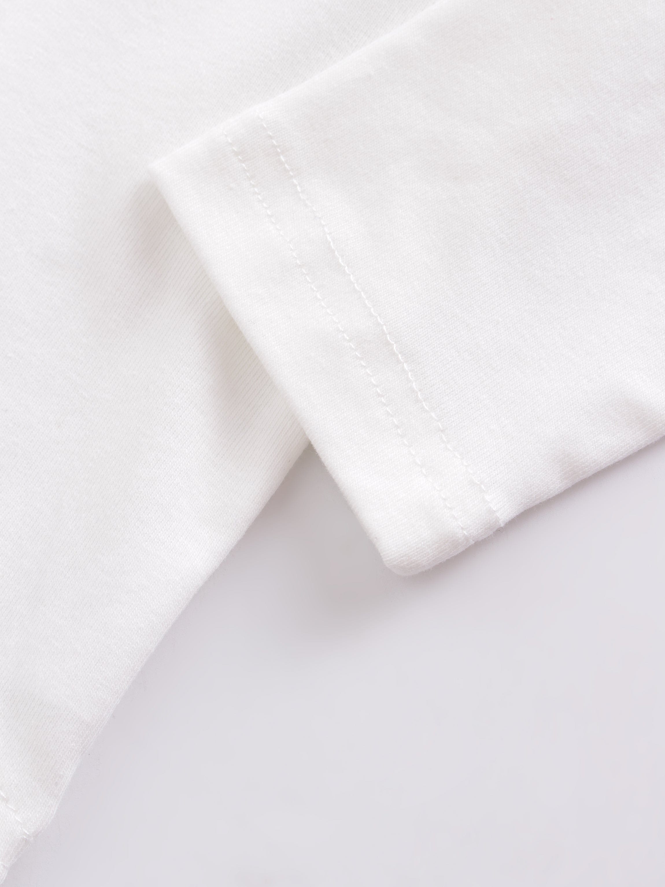Camiseta con parte inferior en V-Blanco