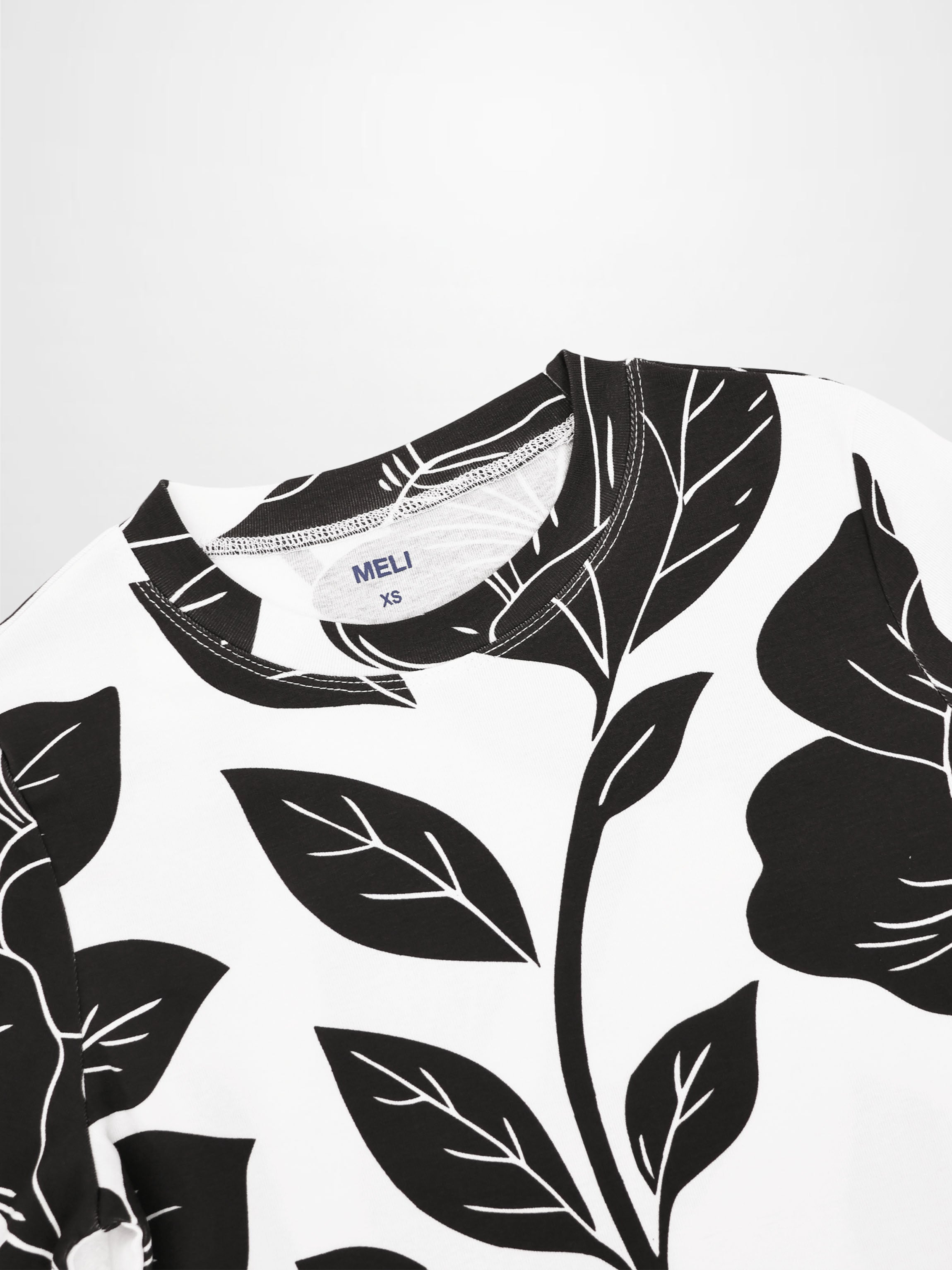 Basic Printed T-shirt-Black/White Floral