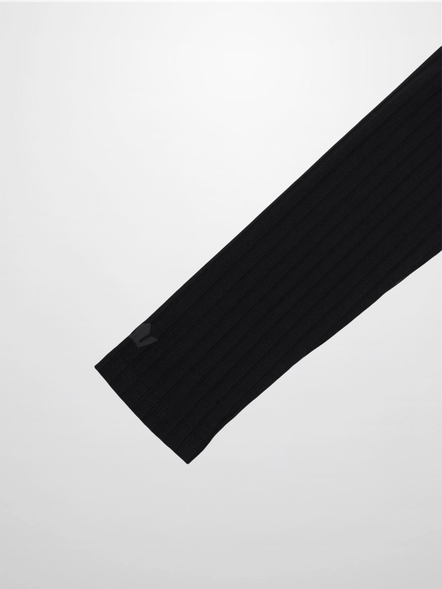 Bomber de canalé con escote en V alto-Negro
