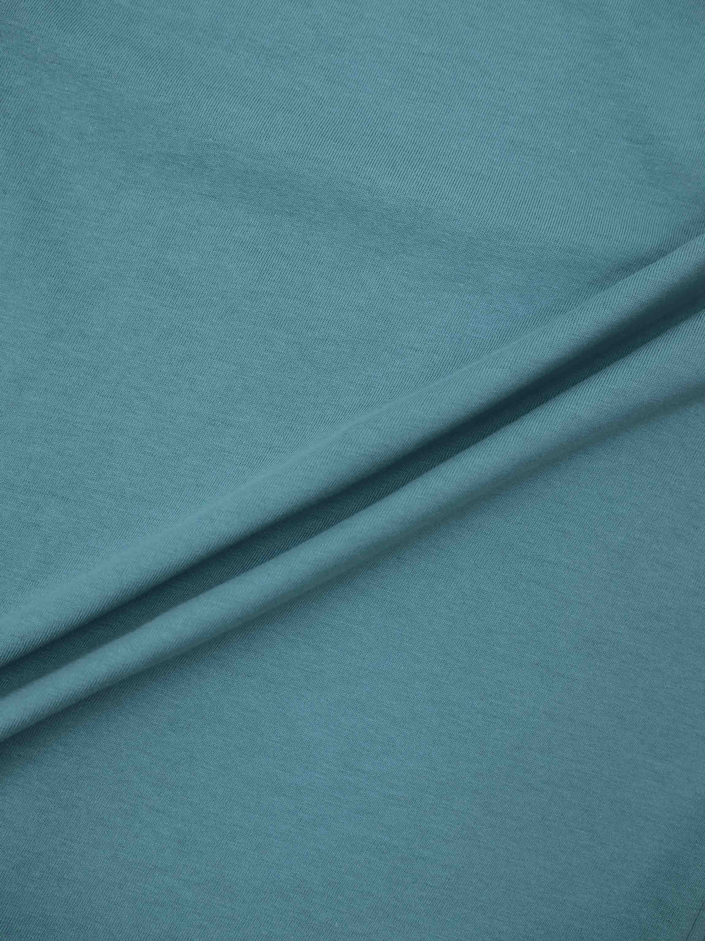 Center Seam High V Tee-Teal