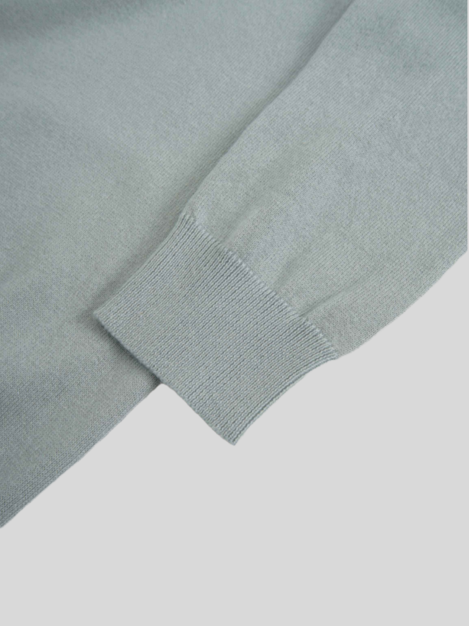 High V Lightweight Sweater-Ash Green