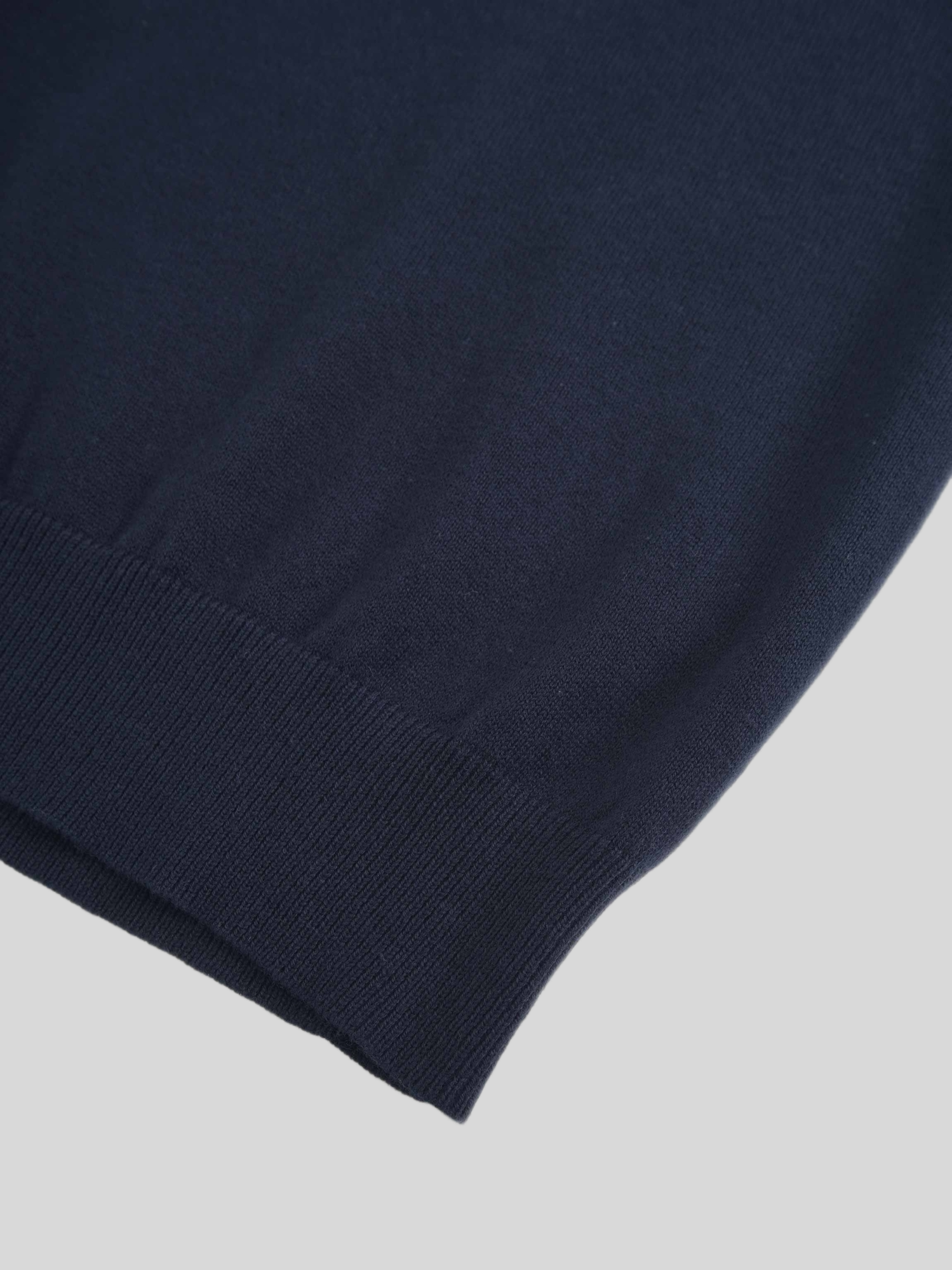 High V Lightweight Sweater-True Navy