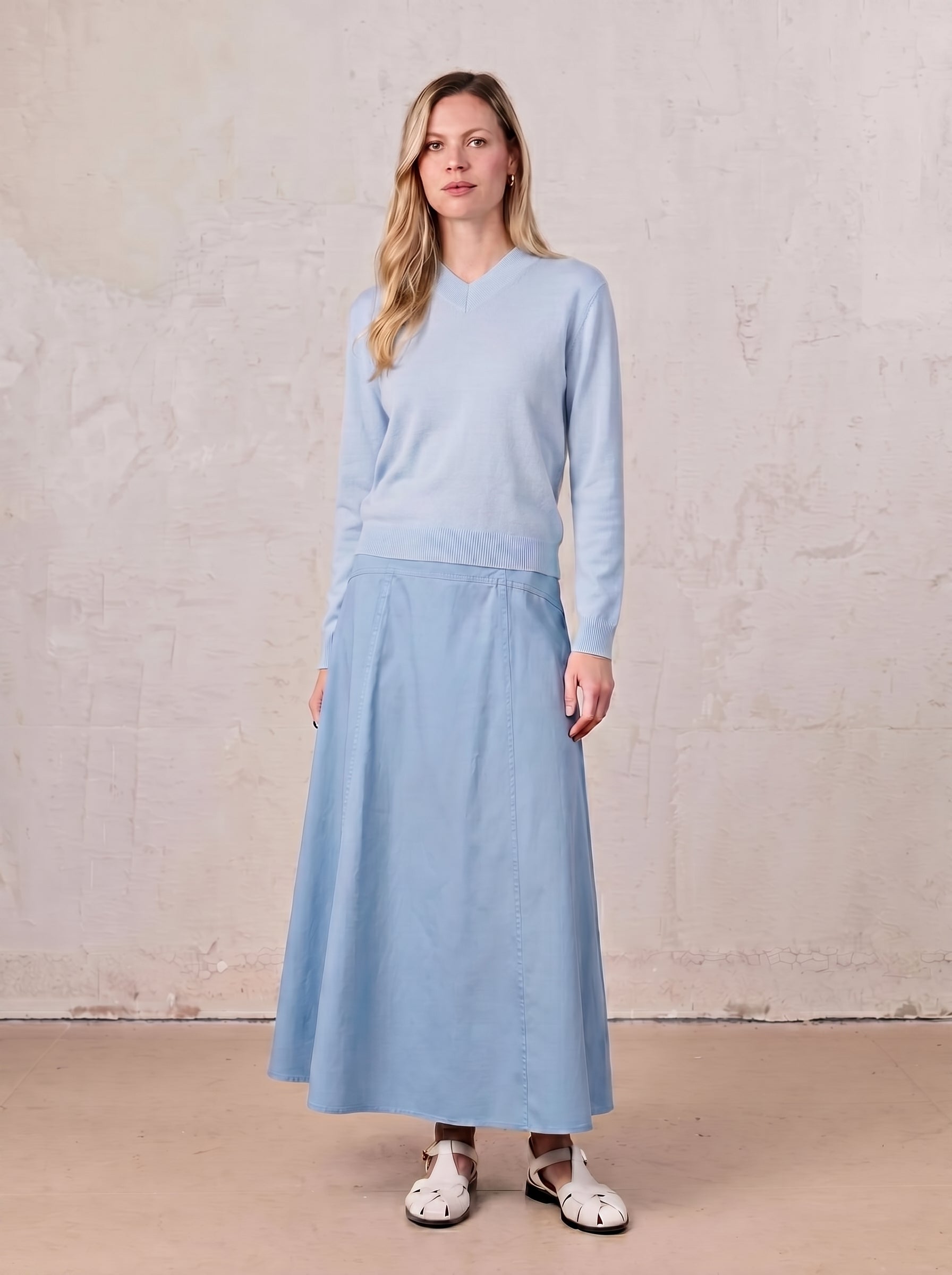 High V Lightweight Sweater-Baby Blue