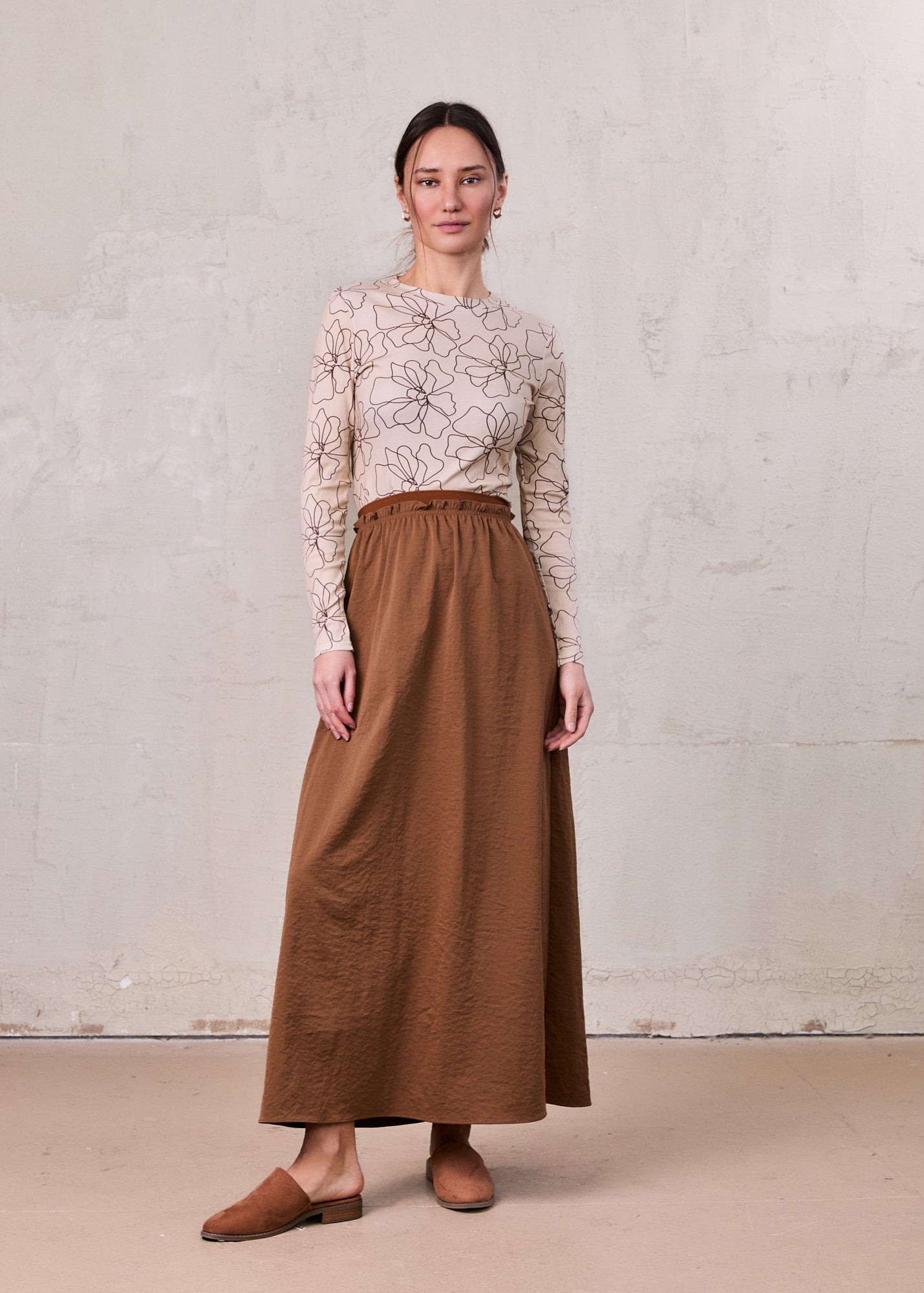 Elastic Waist Ruffle Skirt-Brown