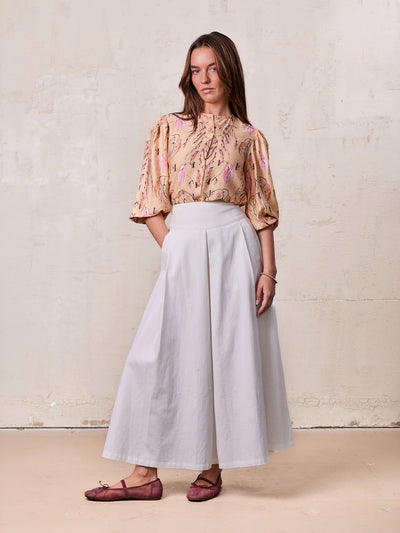 Inverted Yoke Pleat Denim Skirt-White