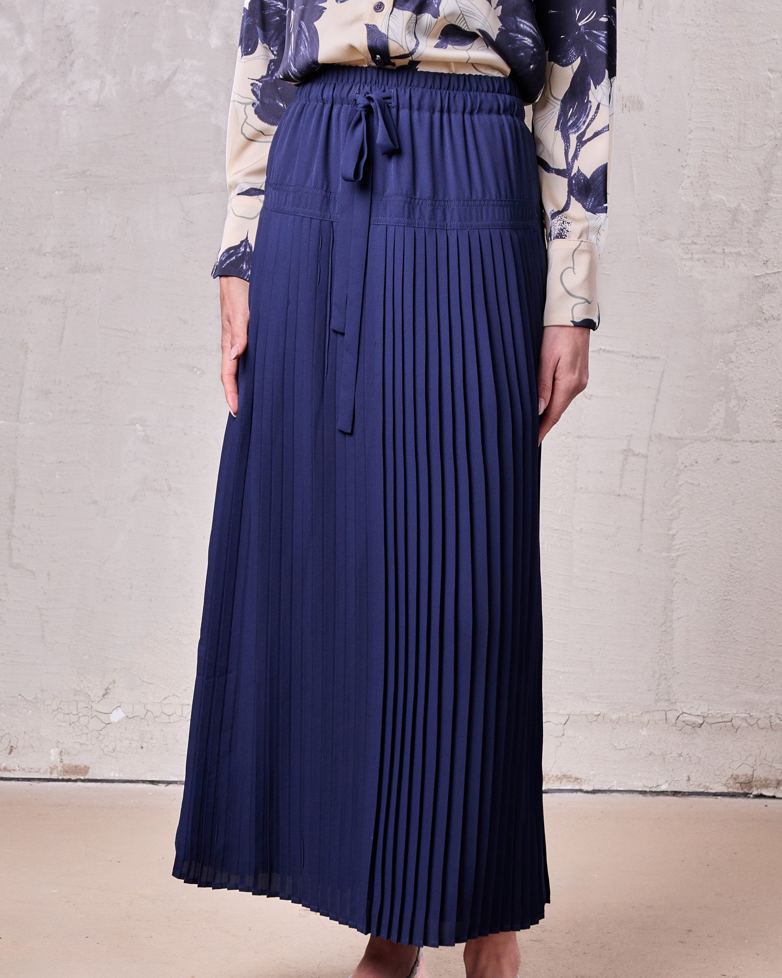 Chiffon Drop Waist Pleat Skirt-Navy