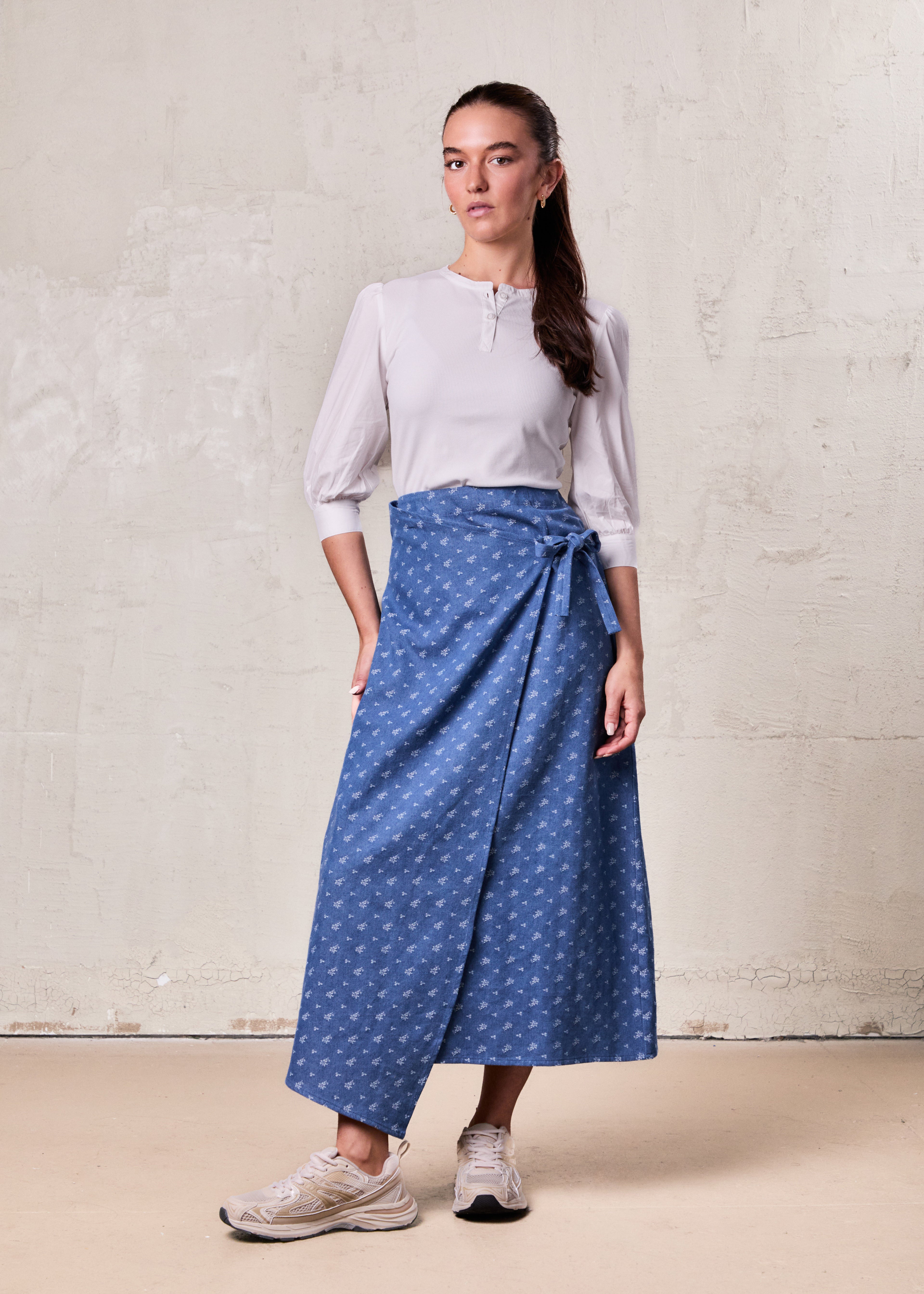 Mock Wrap Edged Detail Skirt-Blue Floral