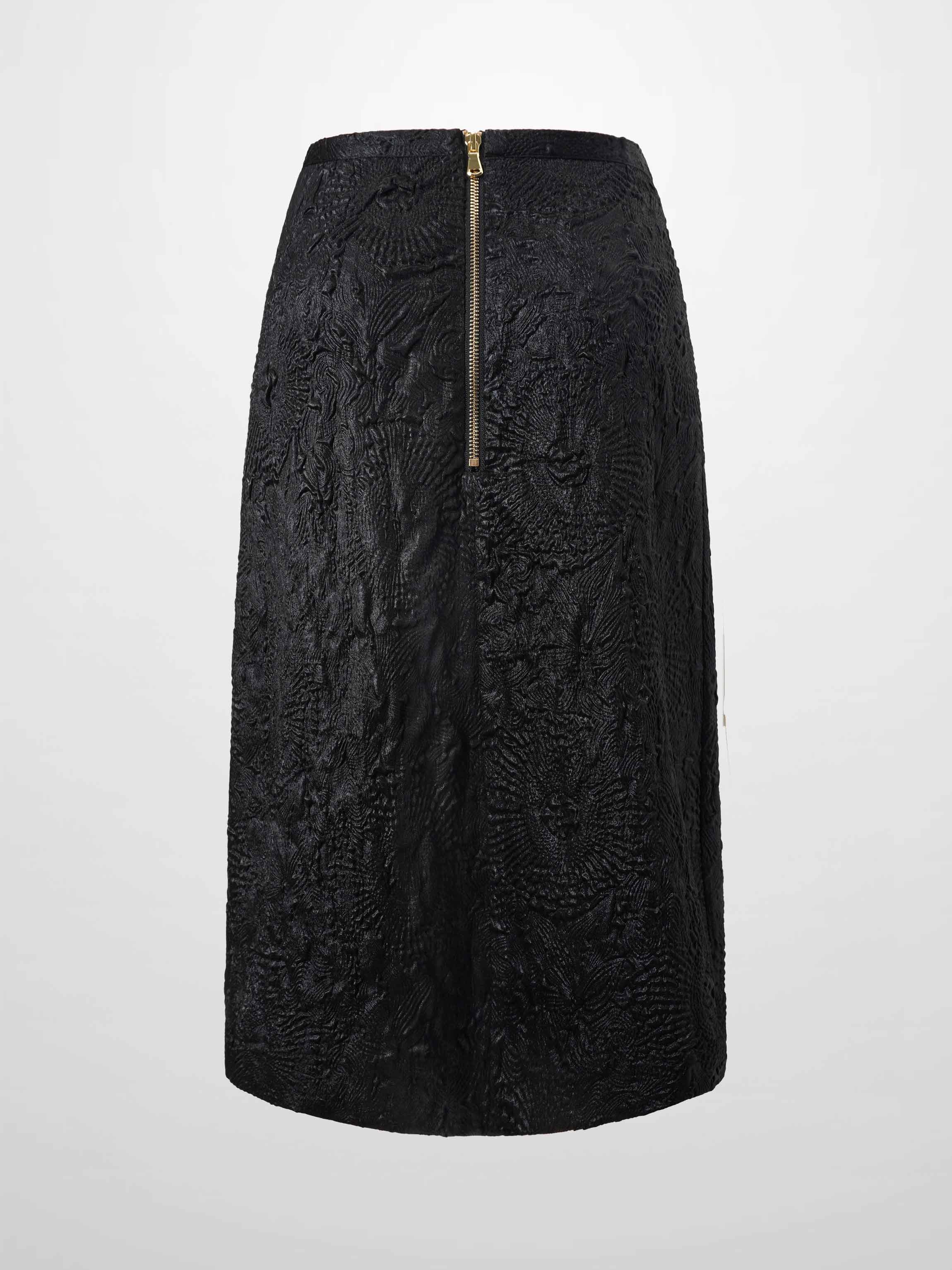 Embossed Inverted Pleat Skirt-Black