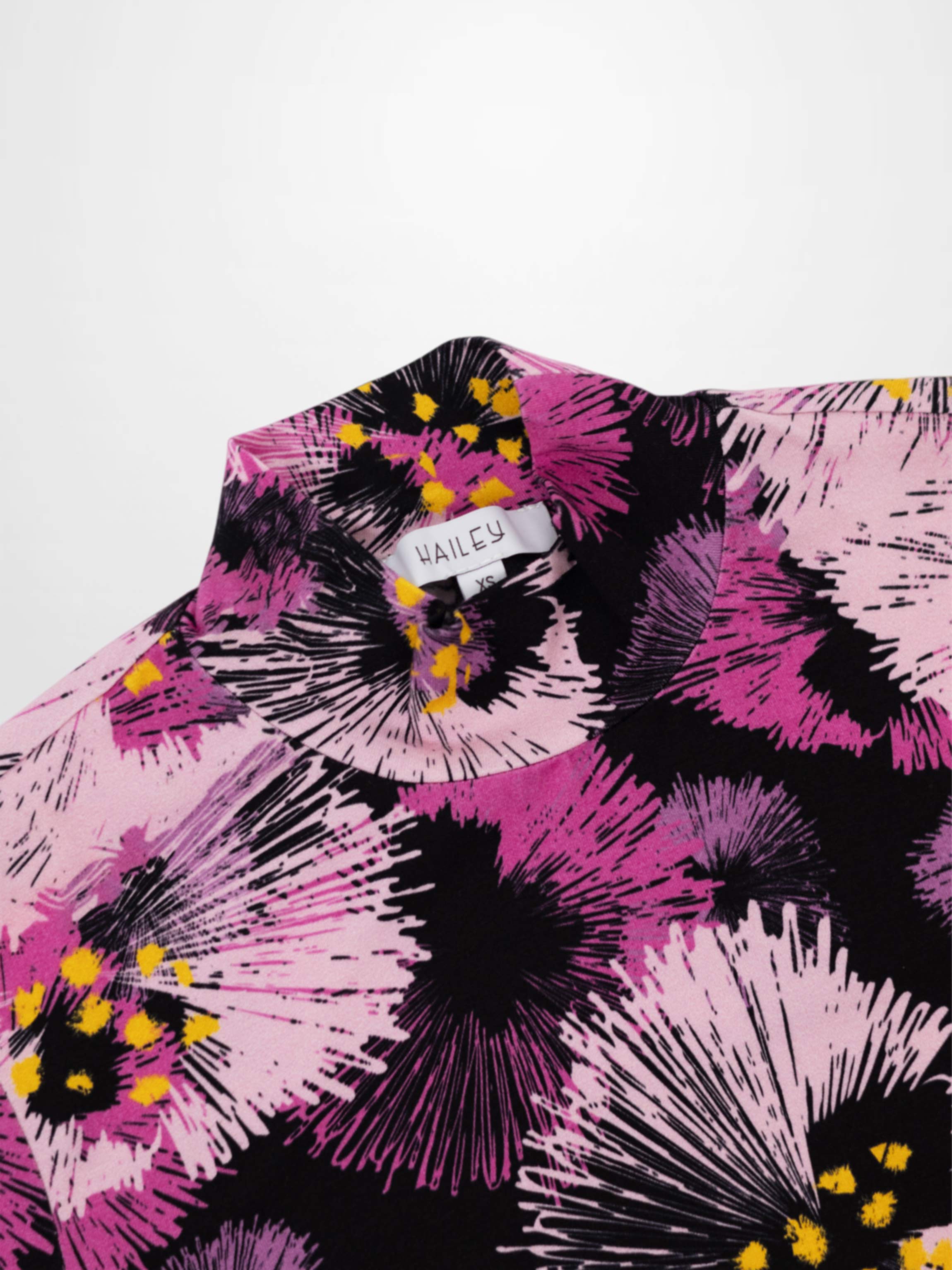 Boxy Printed Modal Turtleneck-Flower Burst