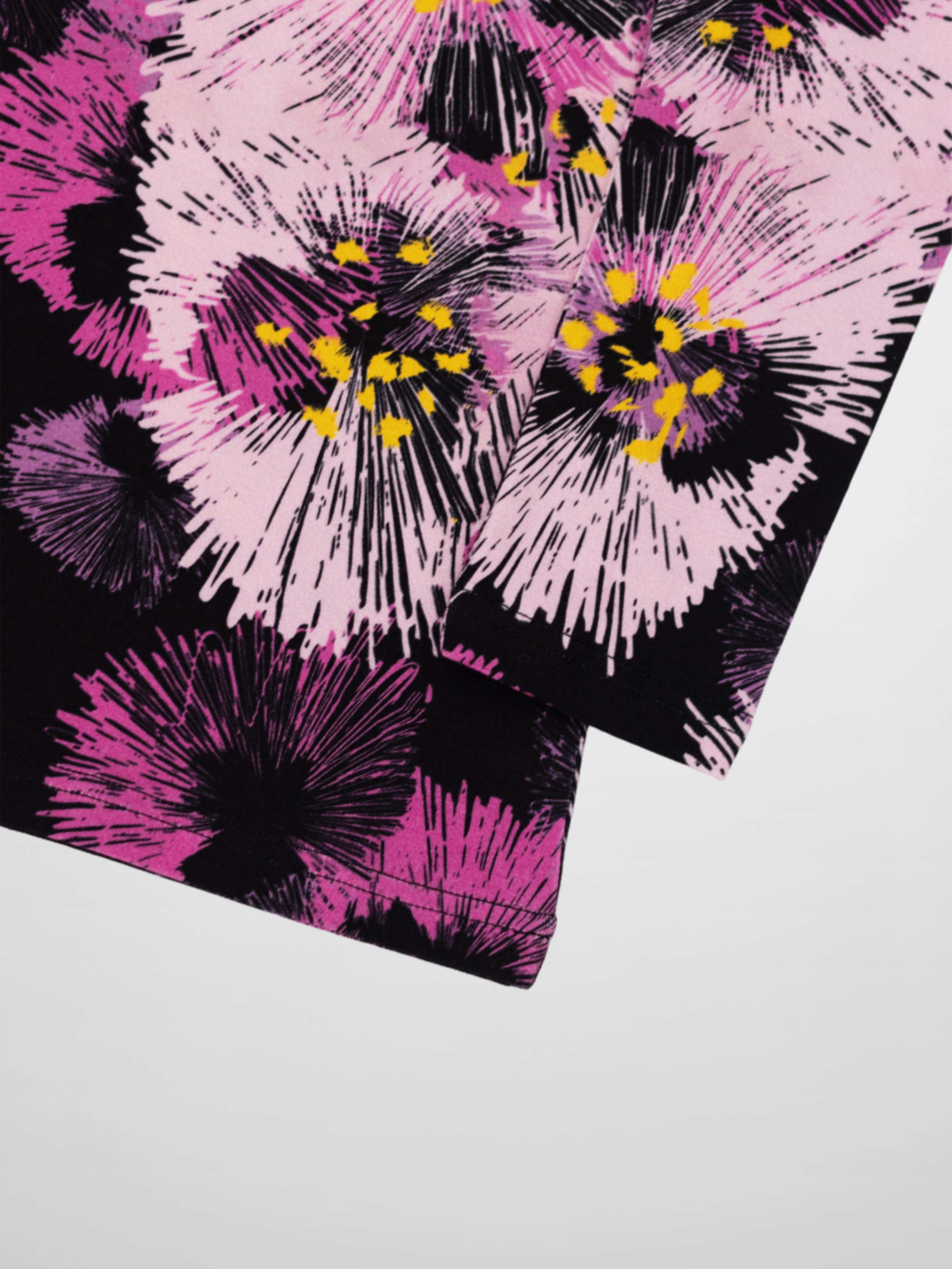 Boxy Printed Modal Turtleneck-Flower Burst