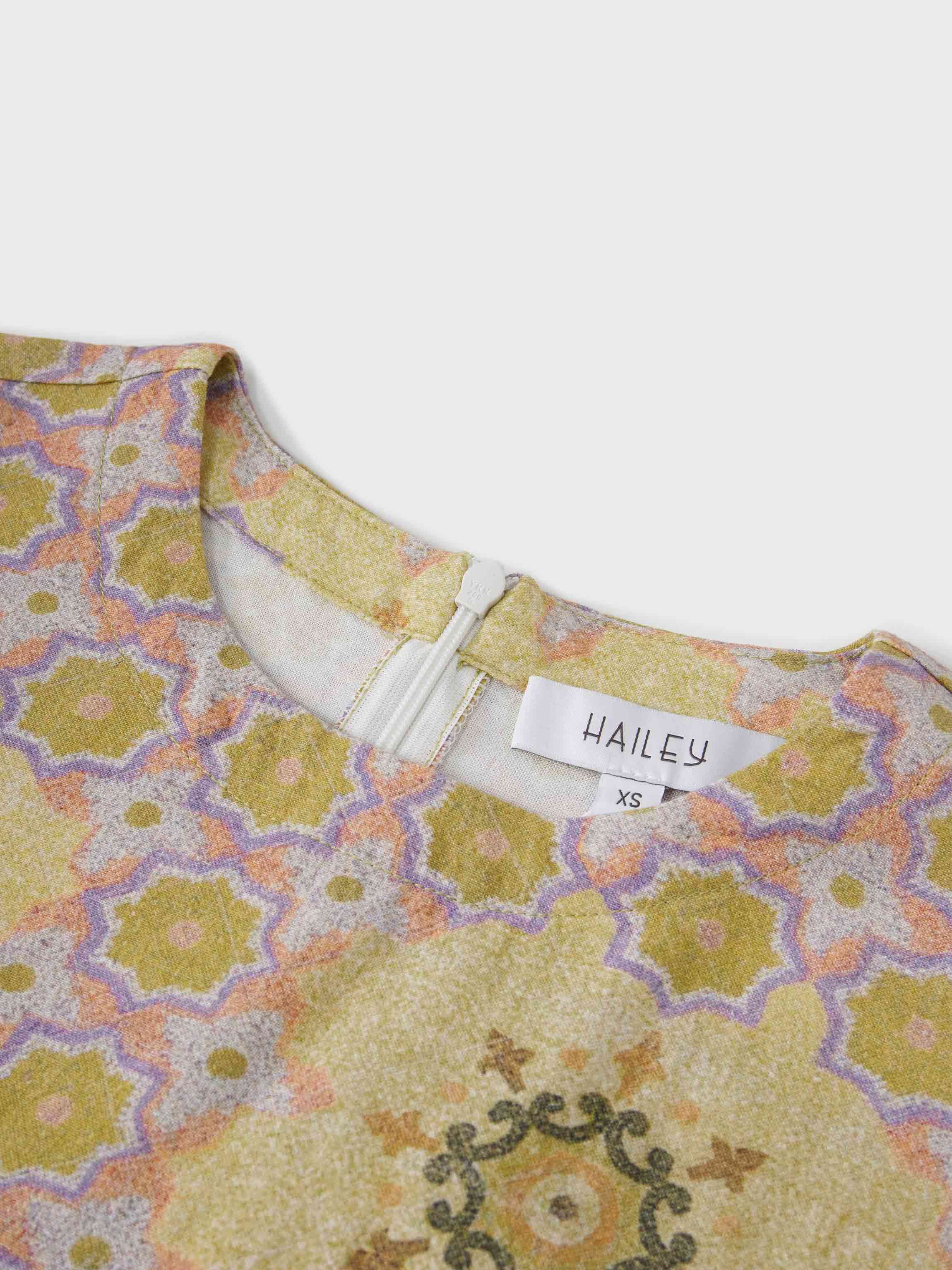 Linen Blend Crop Swing Top-Geometric
