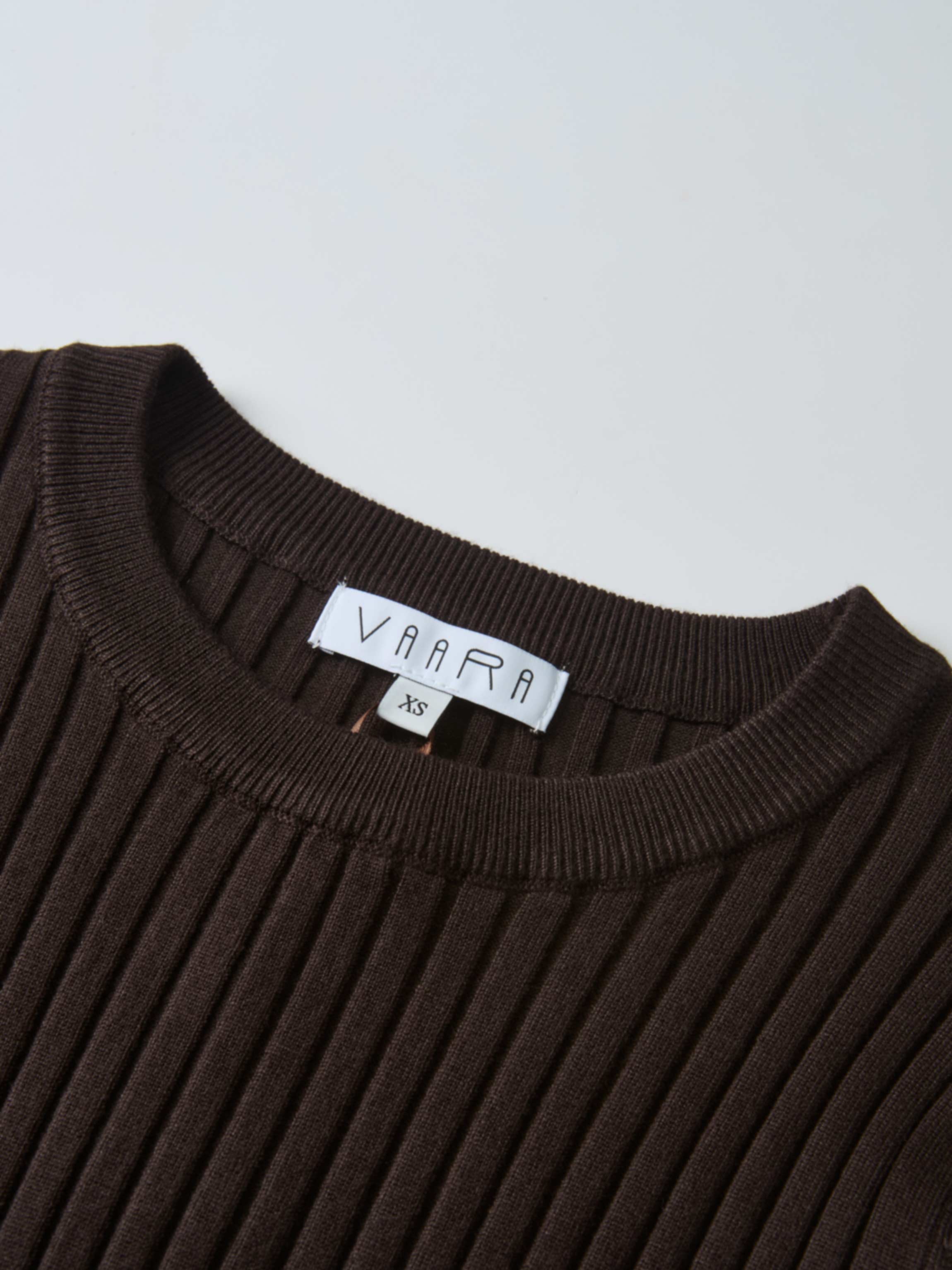 Soft Thin Ribbed Banded Sweater - Brown
