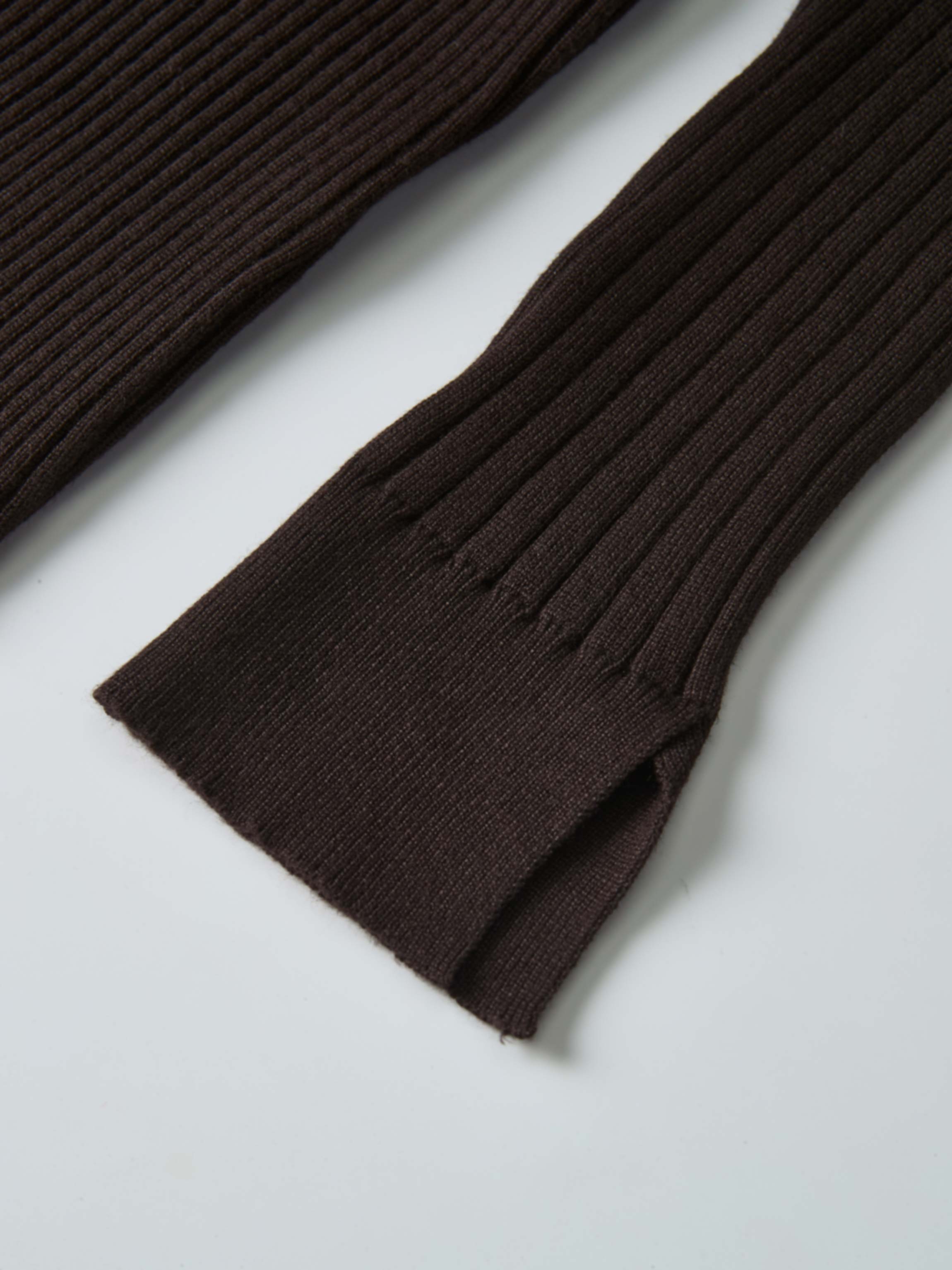 Soft Thin Ribbed Banded Sweater - Brown