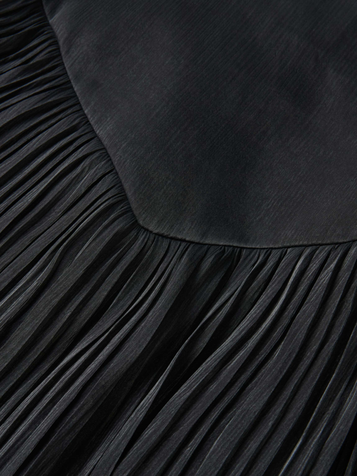 Pointed Yoke Shimmer Skirt - Black