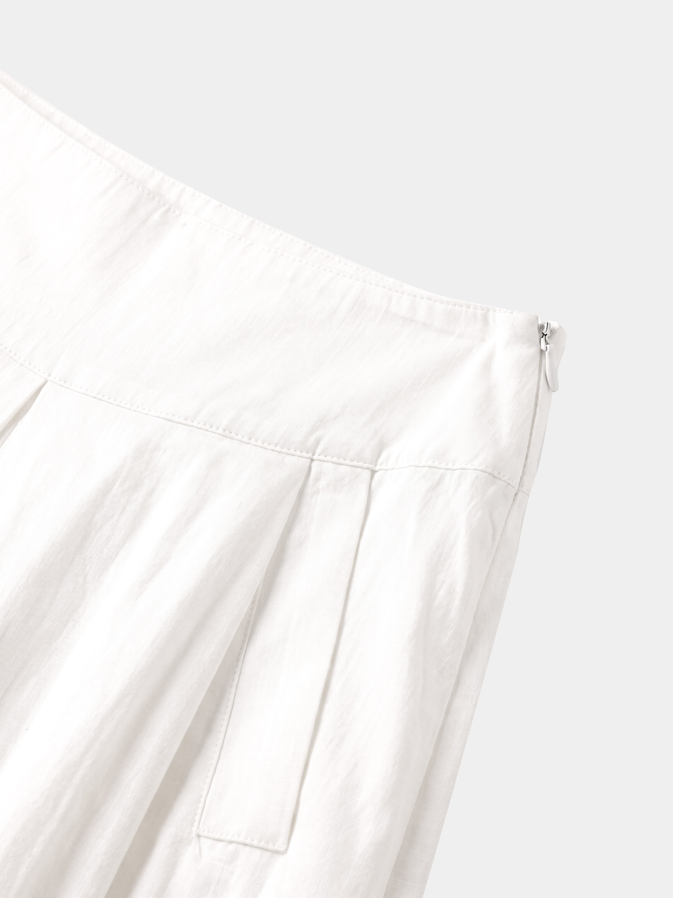 Inverted Yoke Pleat Denim Skirt-White