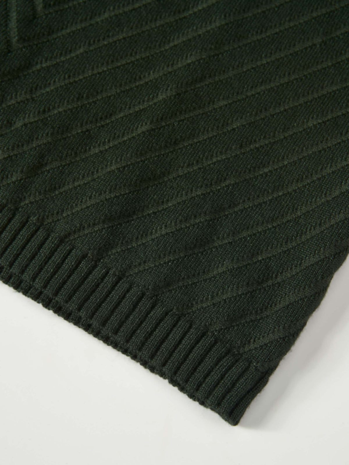 V Ribbed Sweater - Green