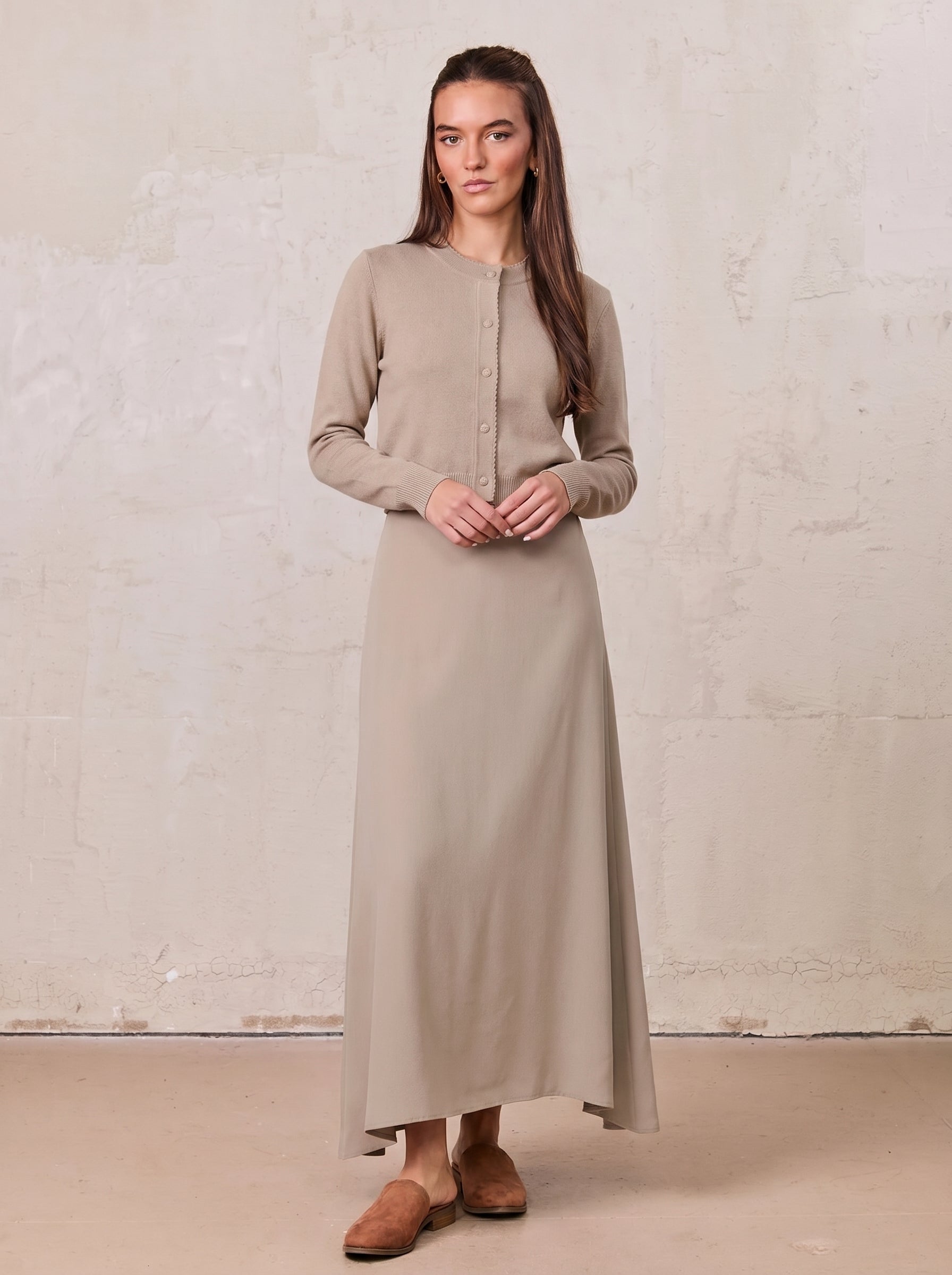 Trim Detail Crew Crop Cardigan-Heathered Latte