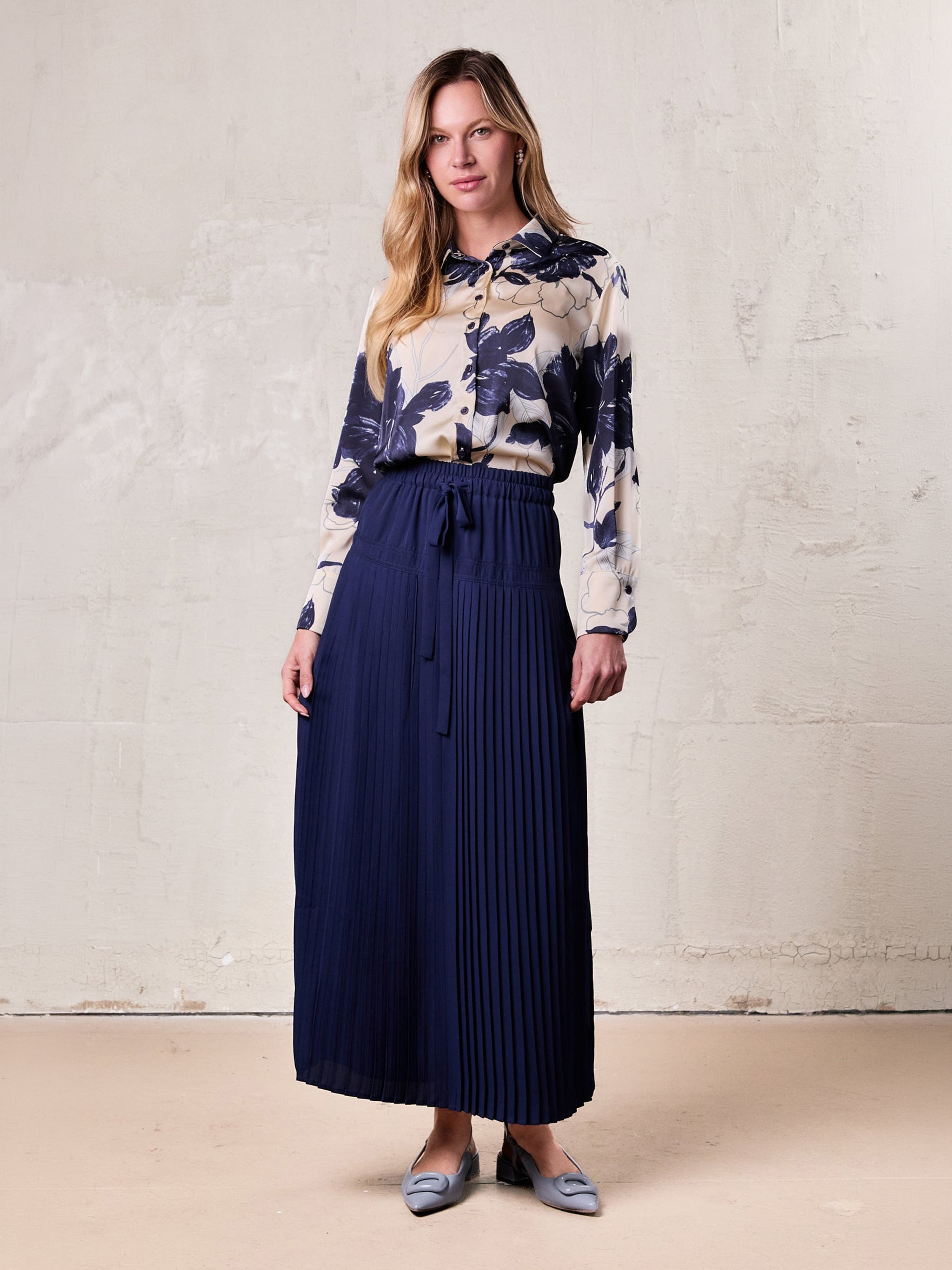 Chiffon Drop Waist Pleat Skirt-Navy