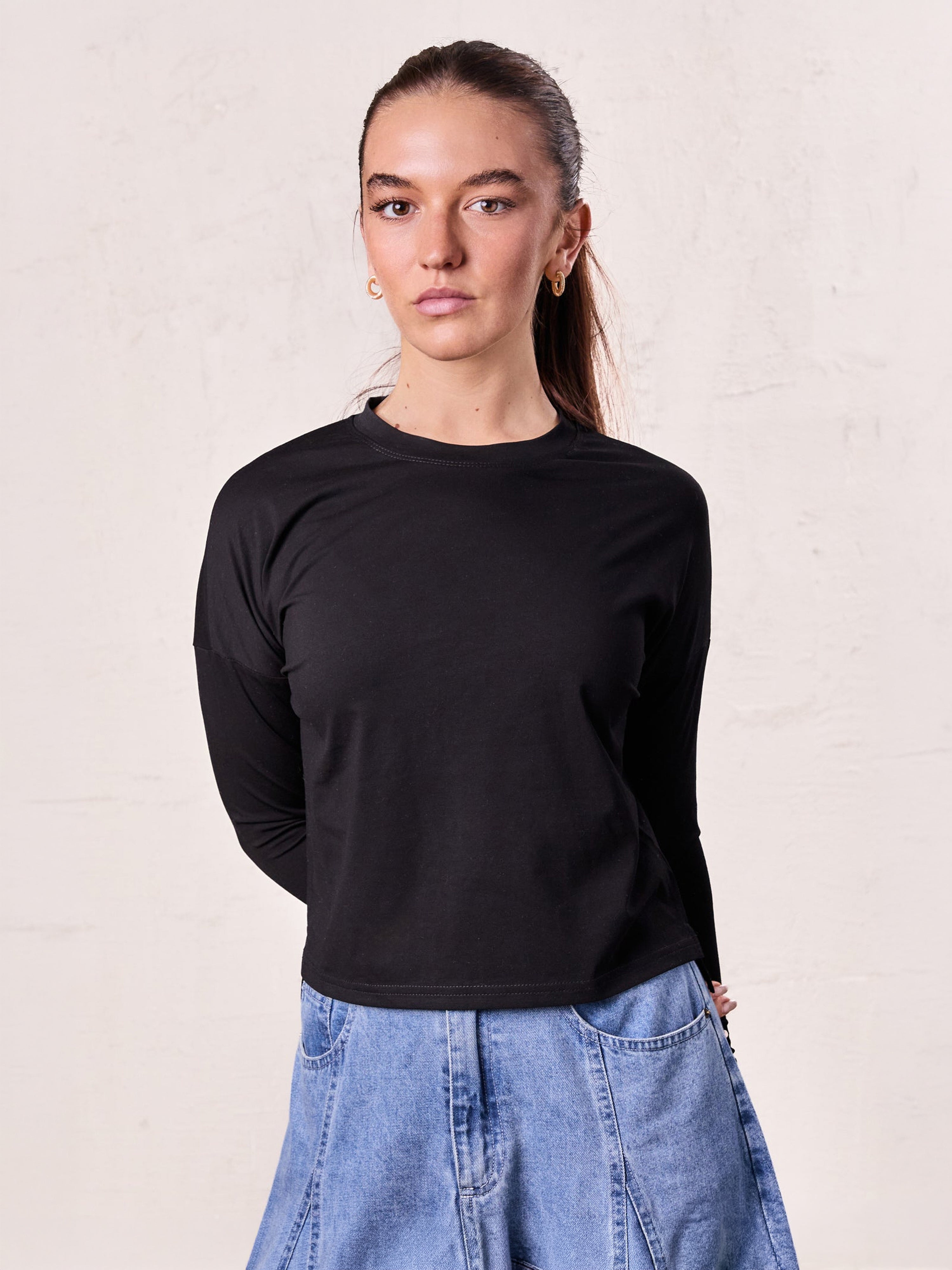 Cropped Boxy Tee-Black