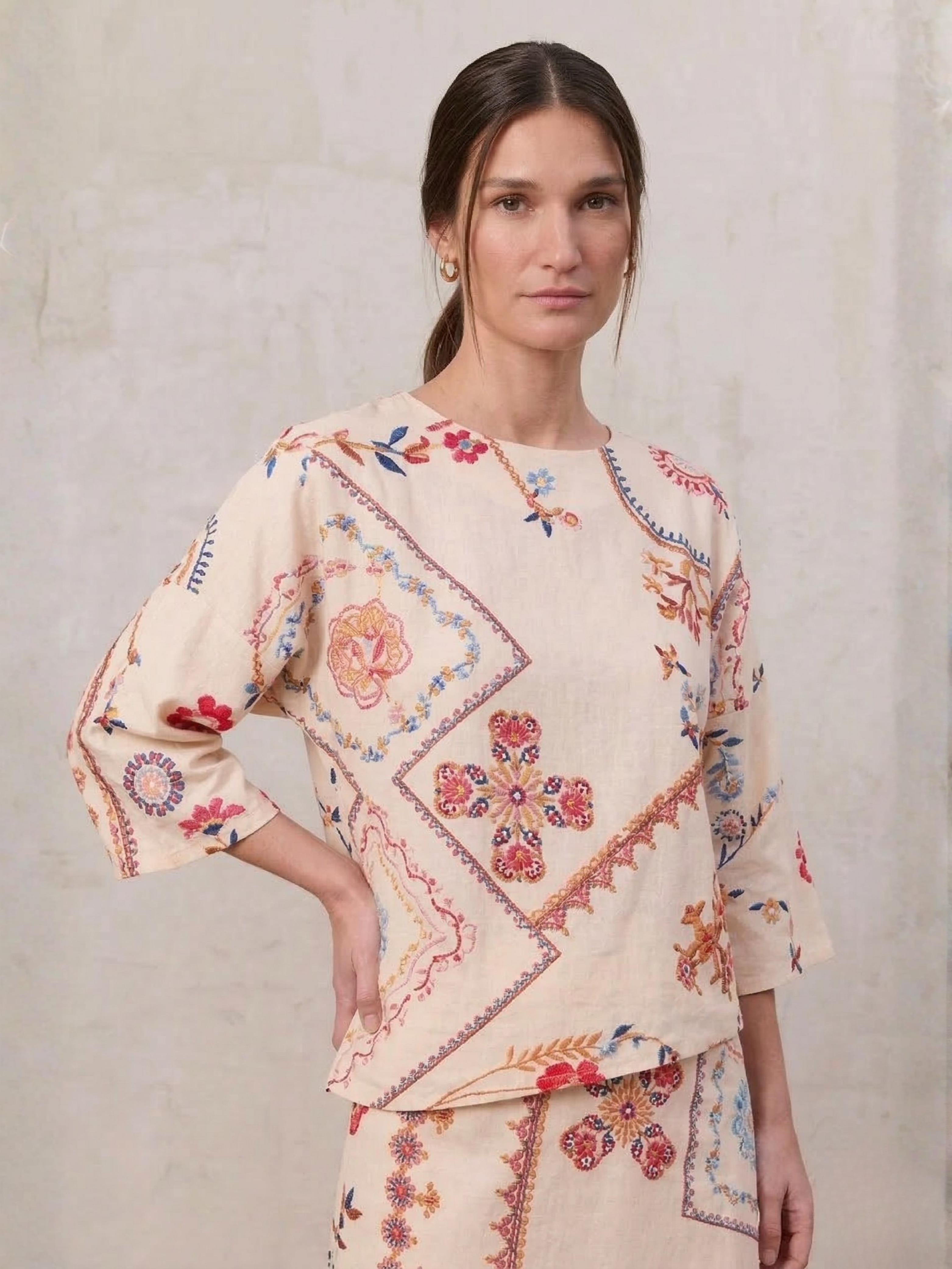 Linen Blend Crop Swing Top-Aztec Floral