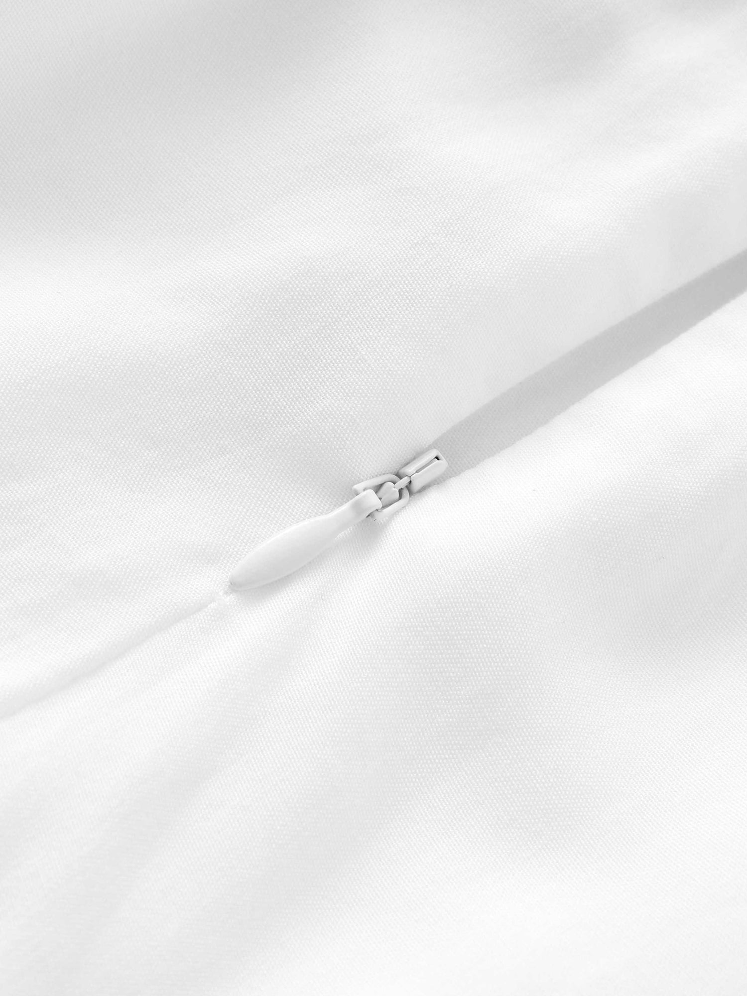 TRUMPET FLARE SKIRT-WHITE