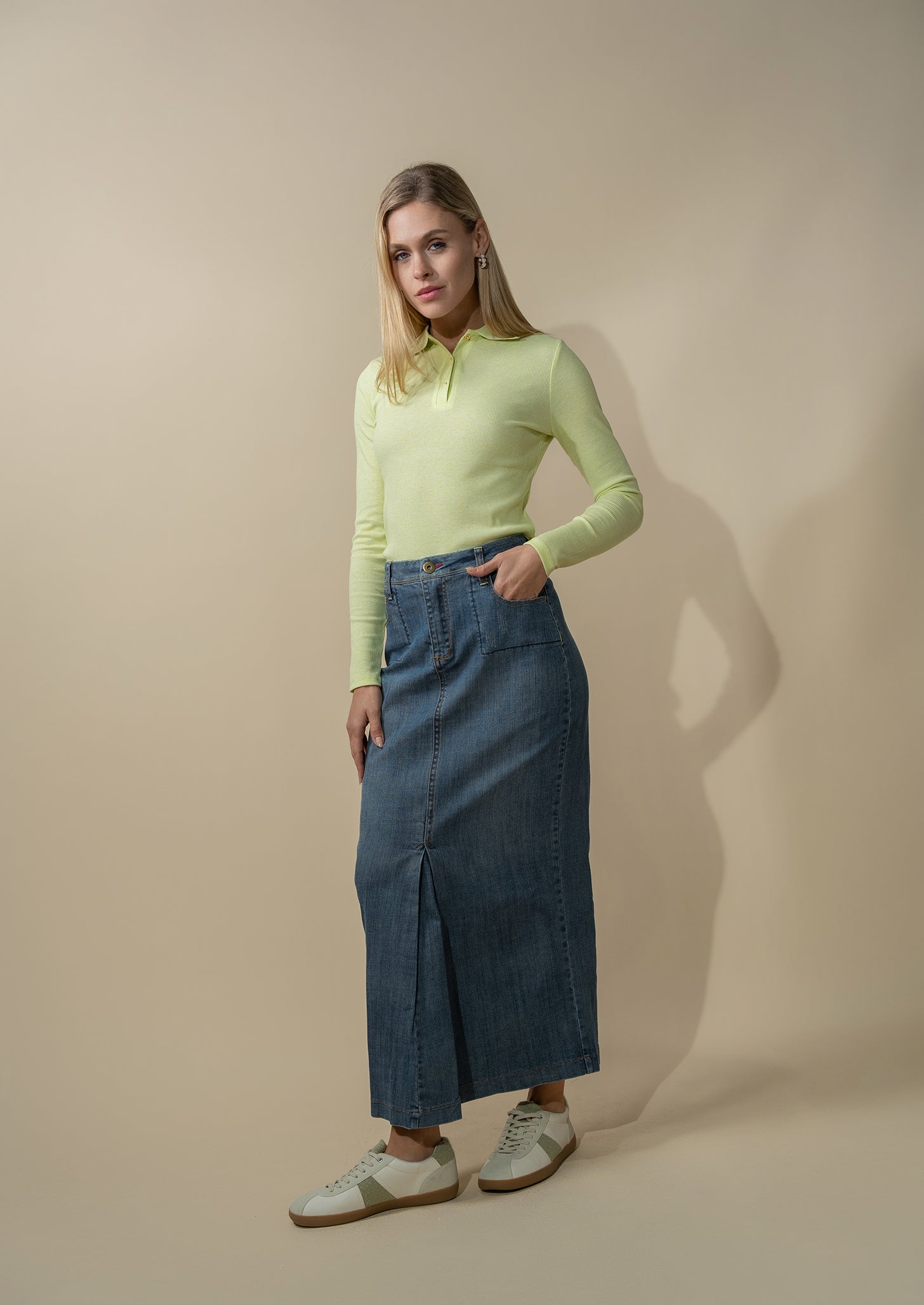 Front Kick Pleat Denim Skirt-Blue