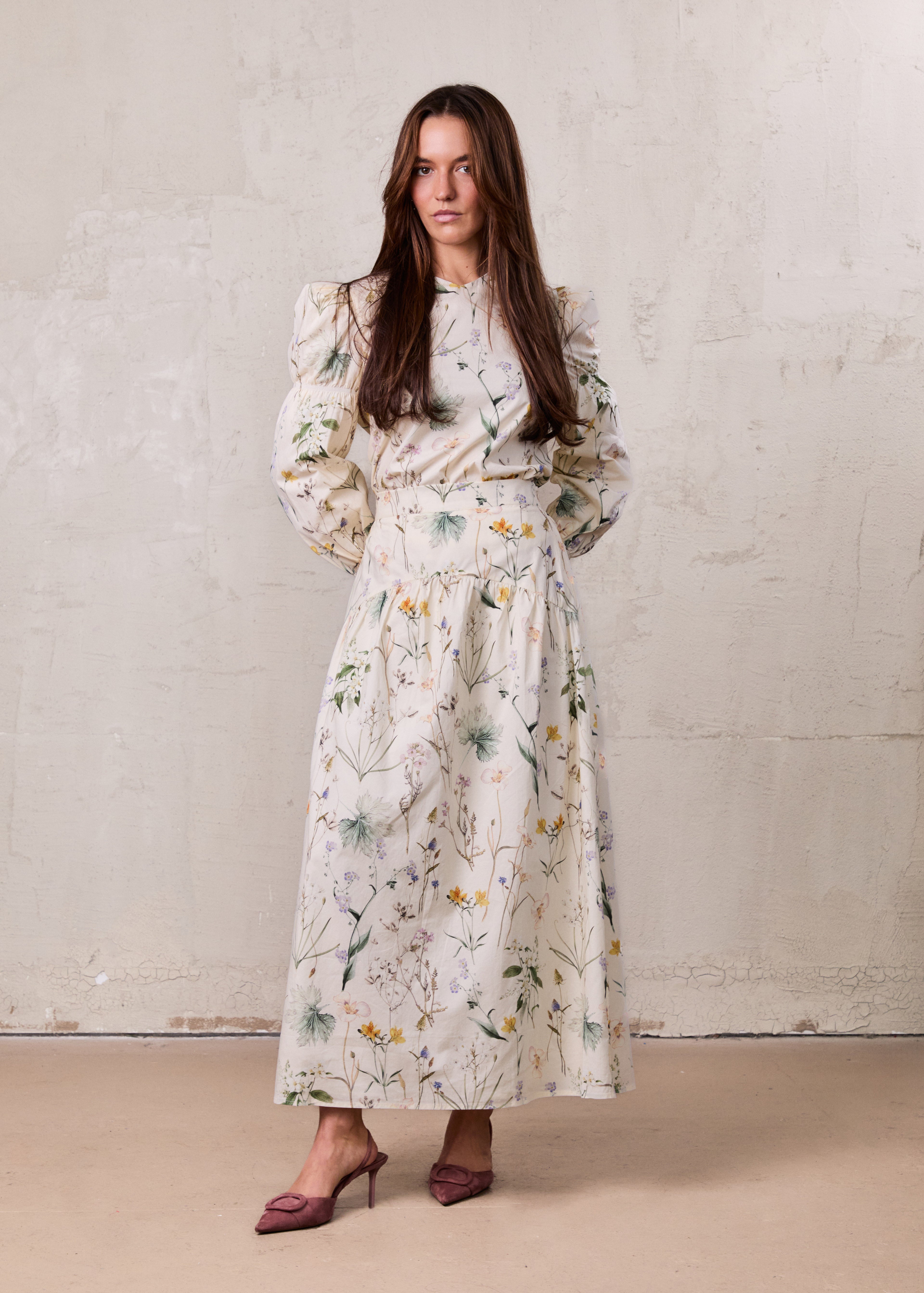 High V Puff Sleeve Top-Vintage Floral