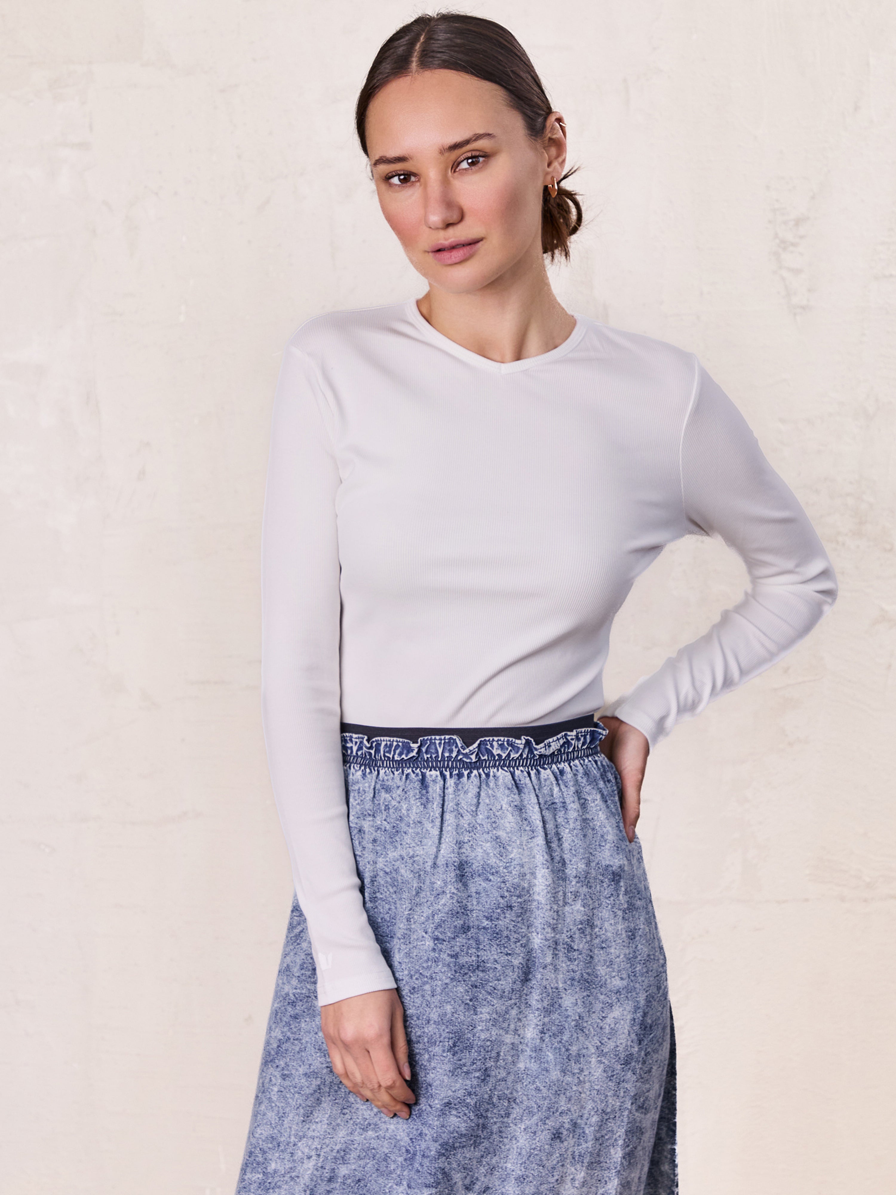 Soft Ribbed High V Tee-White