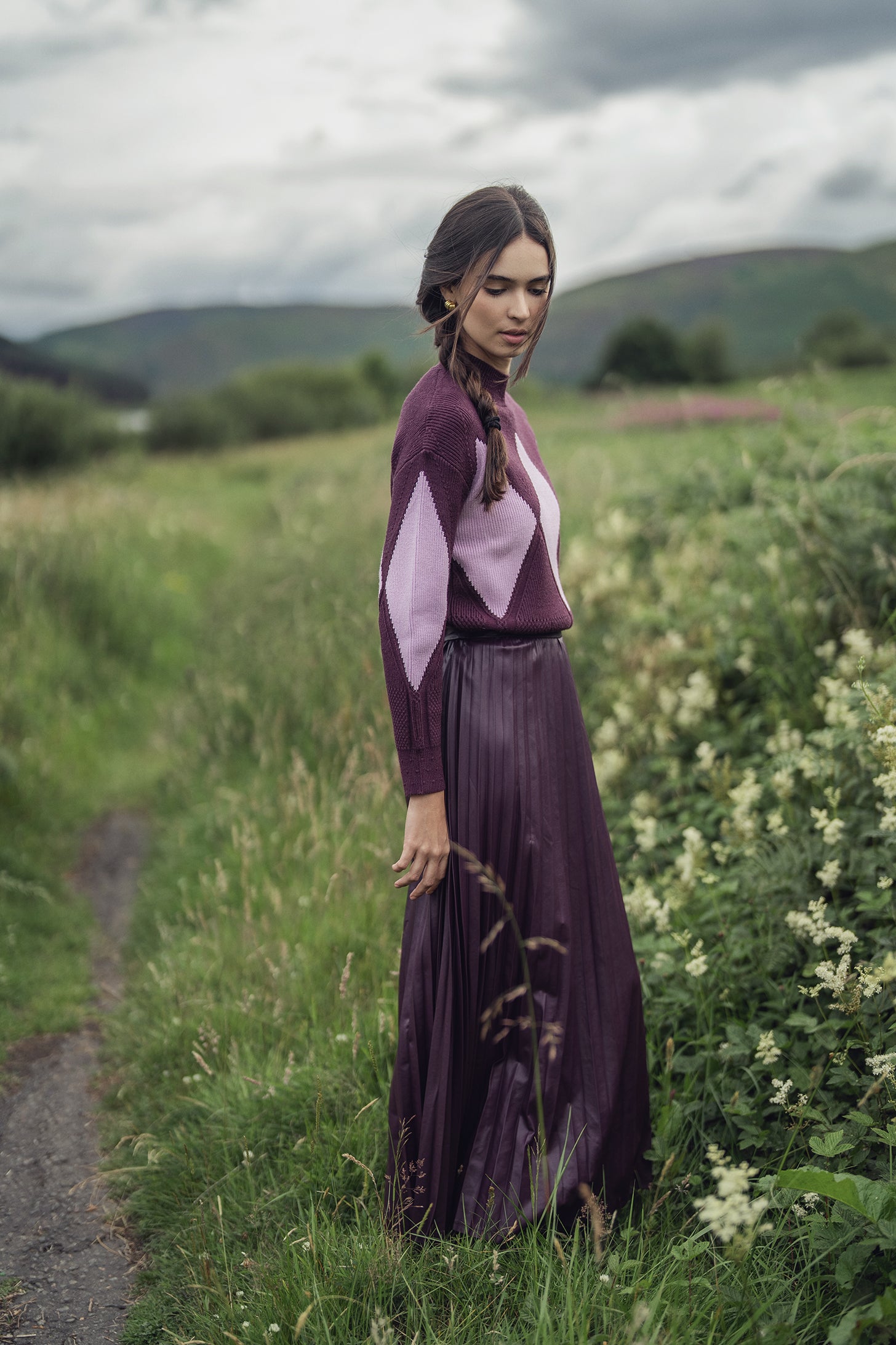 Center Diamond Sweater-Wine/Lilac