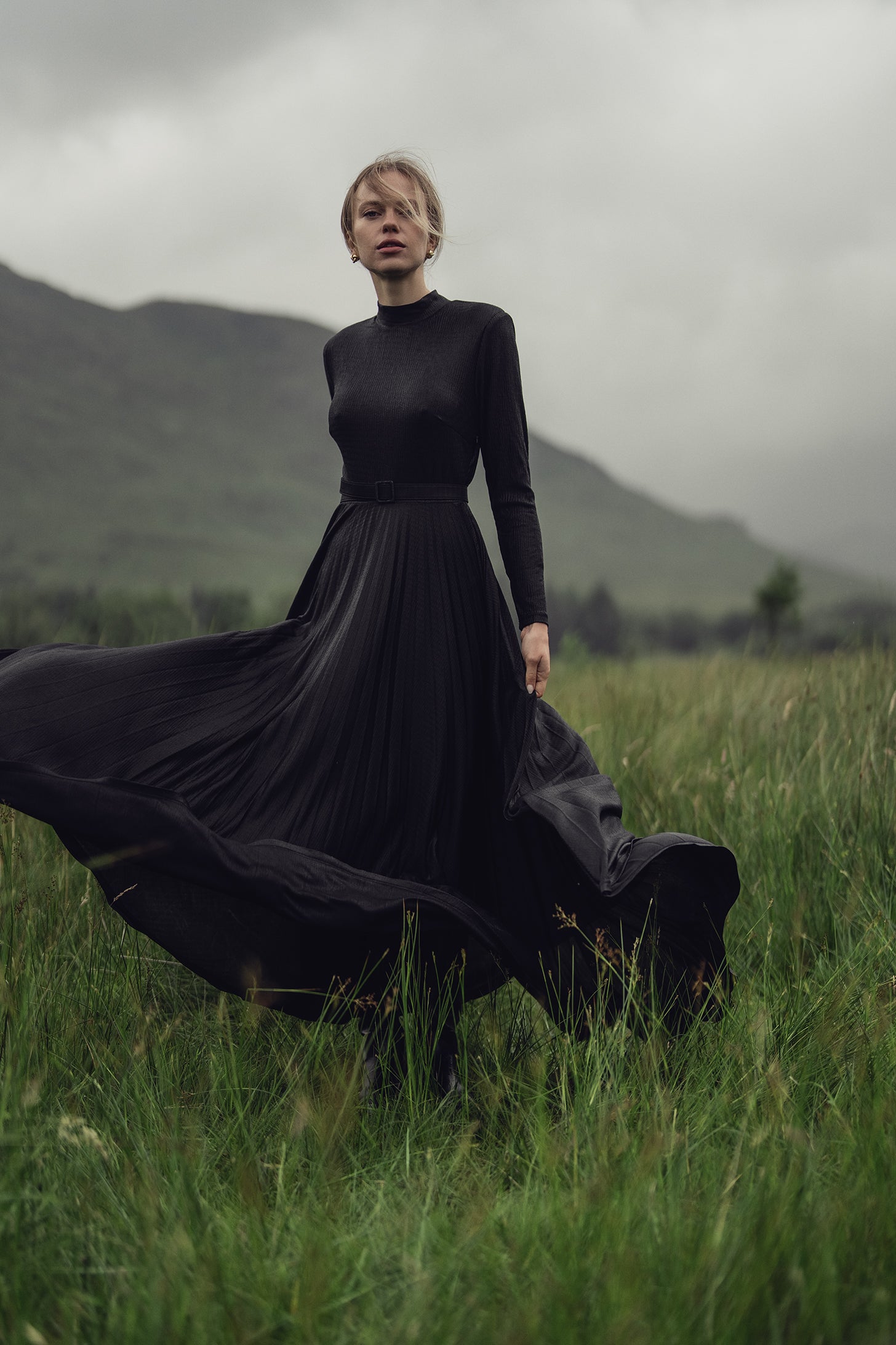 Pleat Bottom Stretch Maxi Dress-Black Shimmer