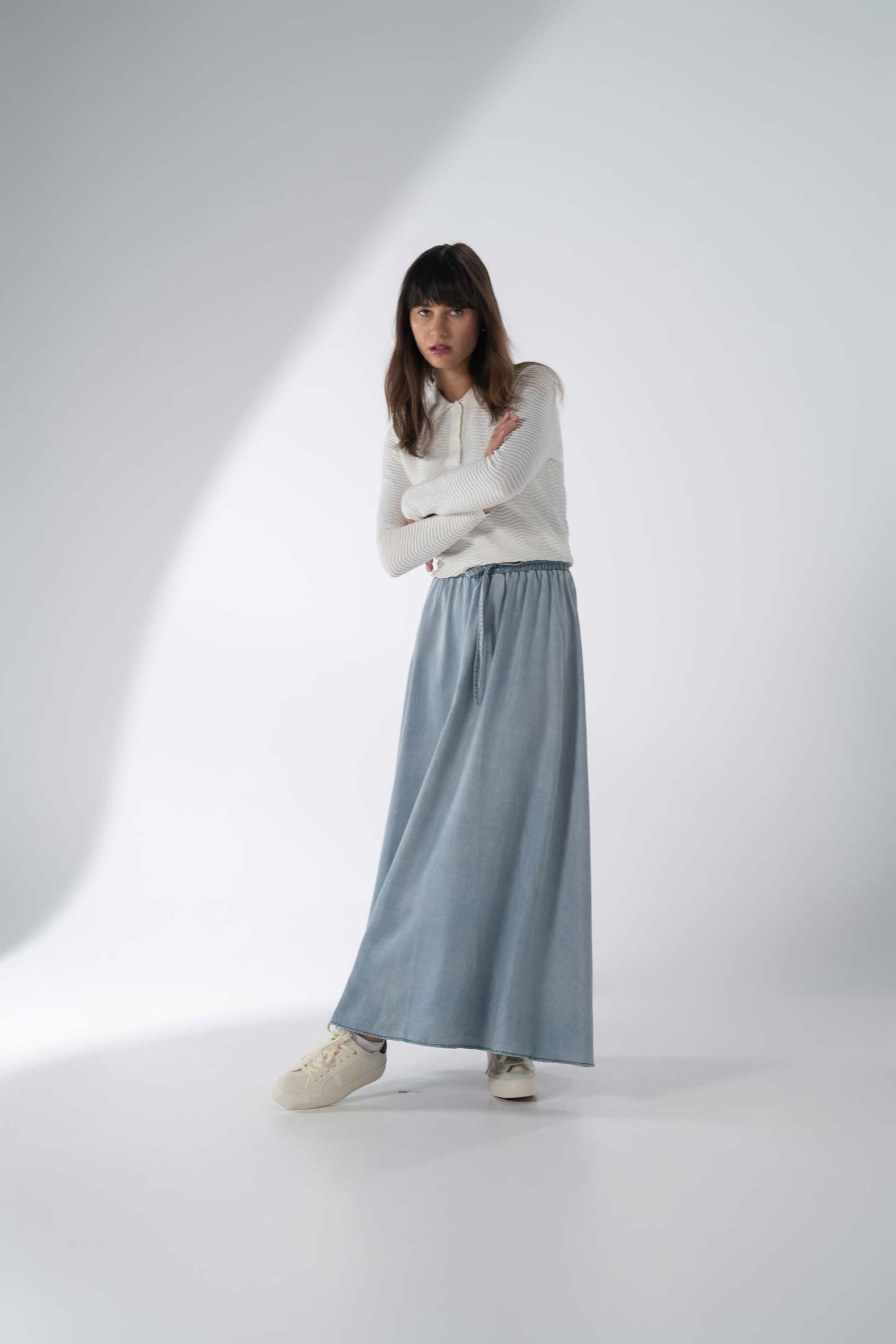 Scallop Edge Collar Sweater-White