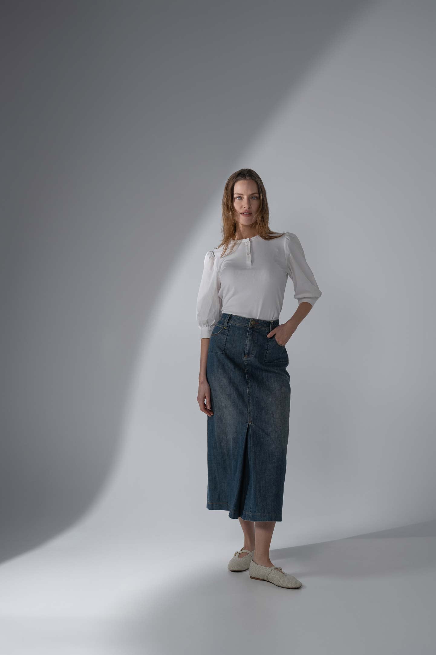 Front Kick Pleat Denim Skirt-Blue