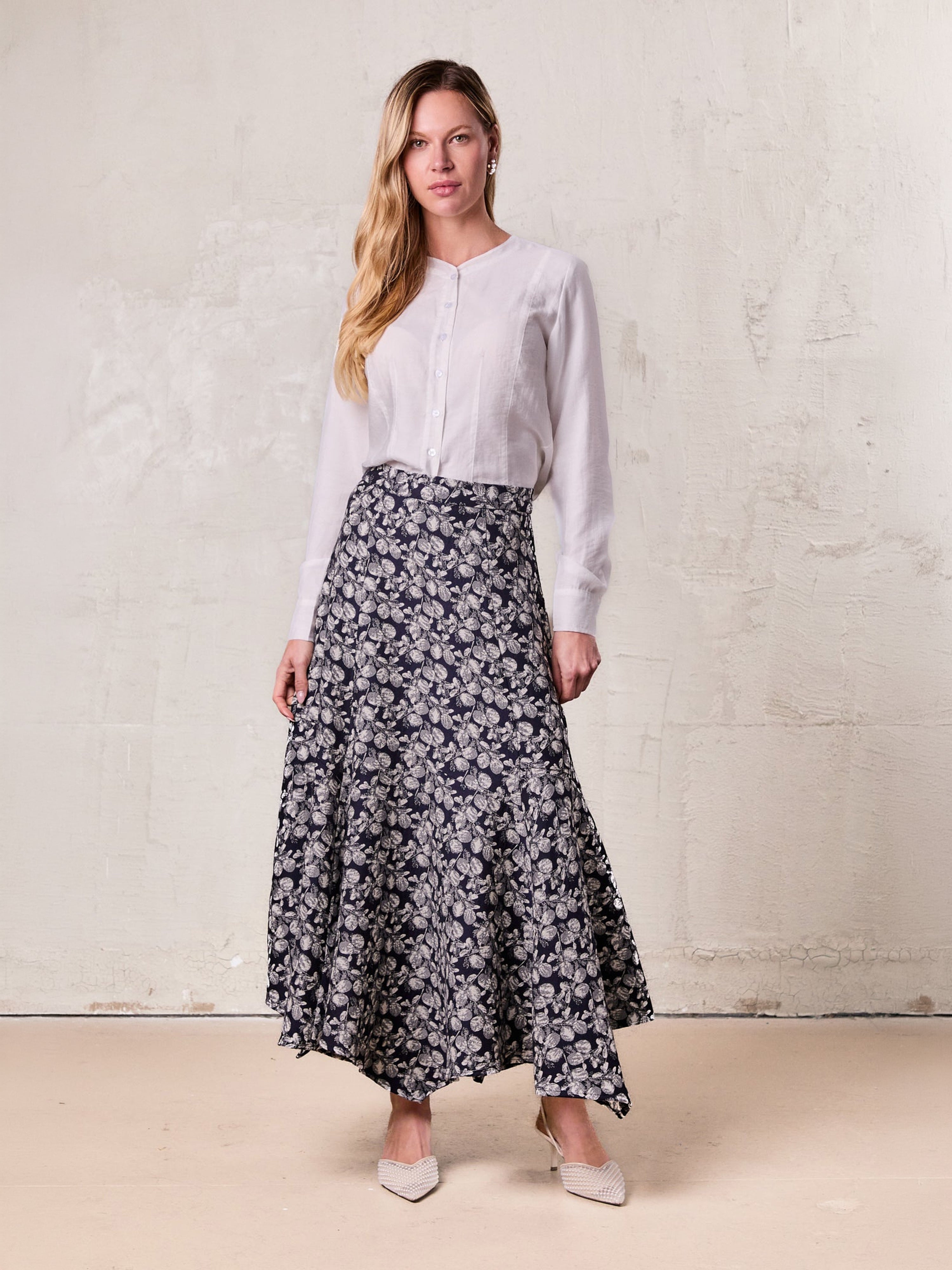 The Olivia Skirt-Black/White Floral