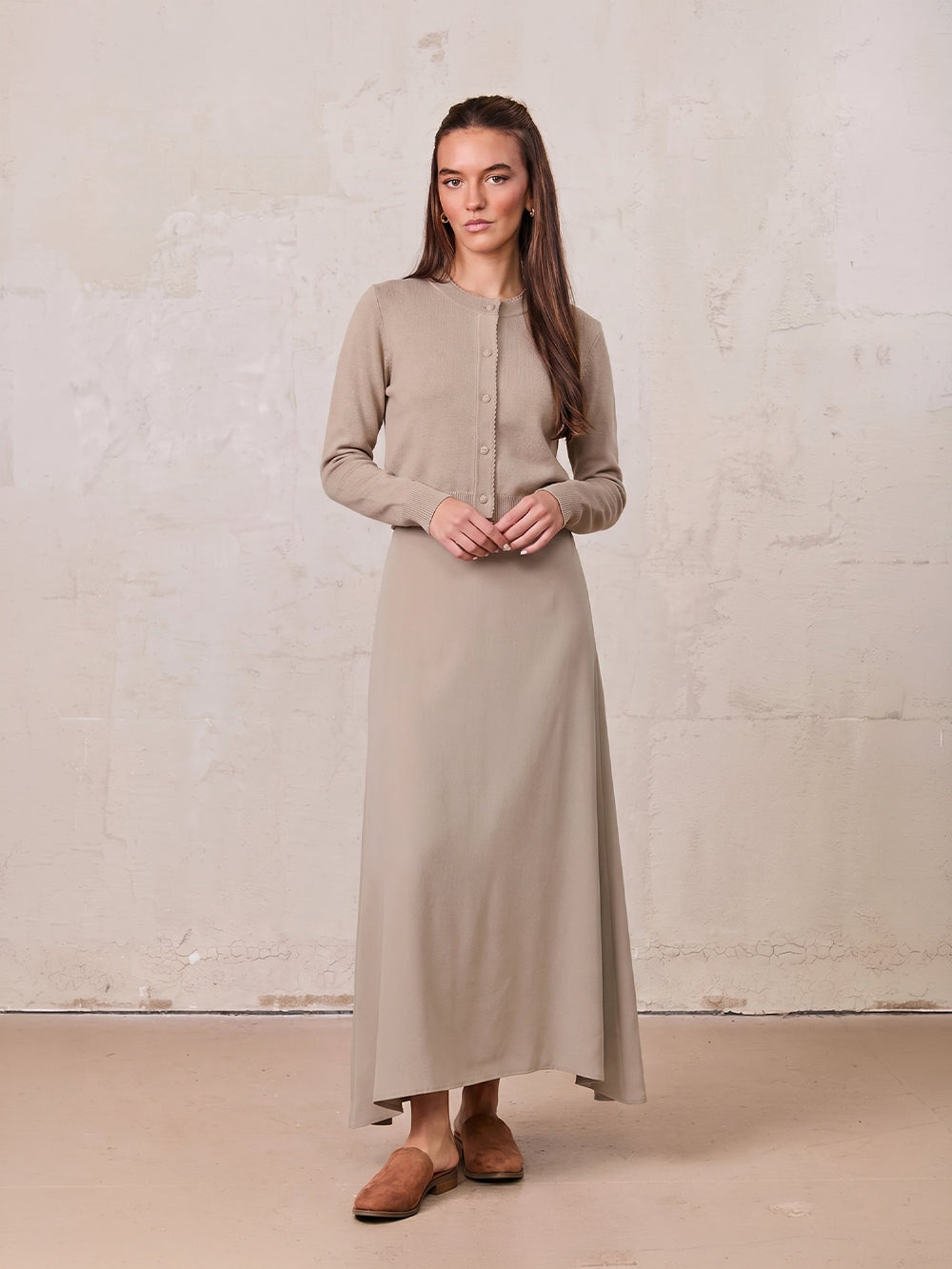 Trim Detail Crew Crop Cardigan-Heathered Latte