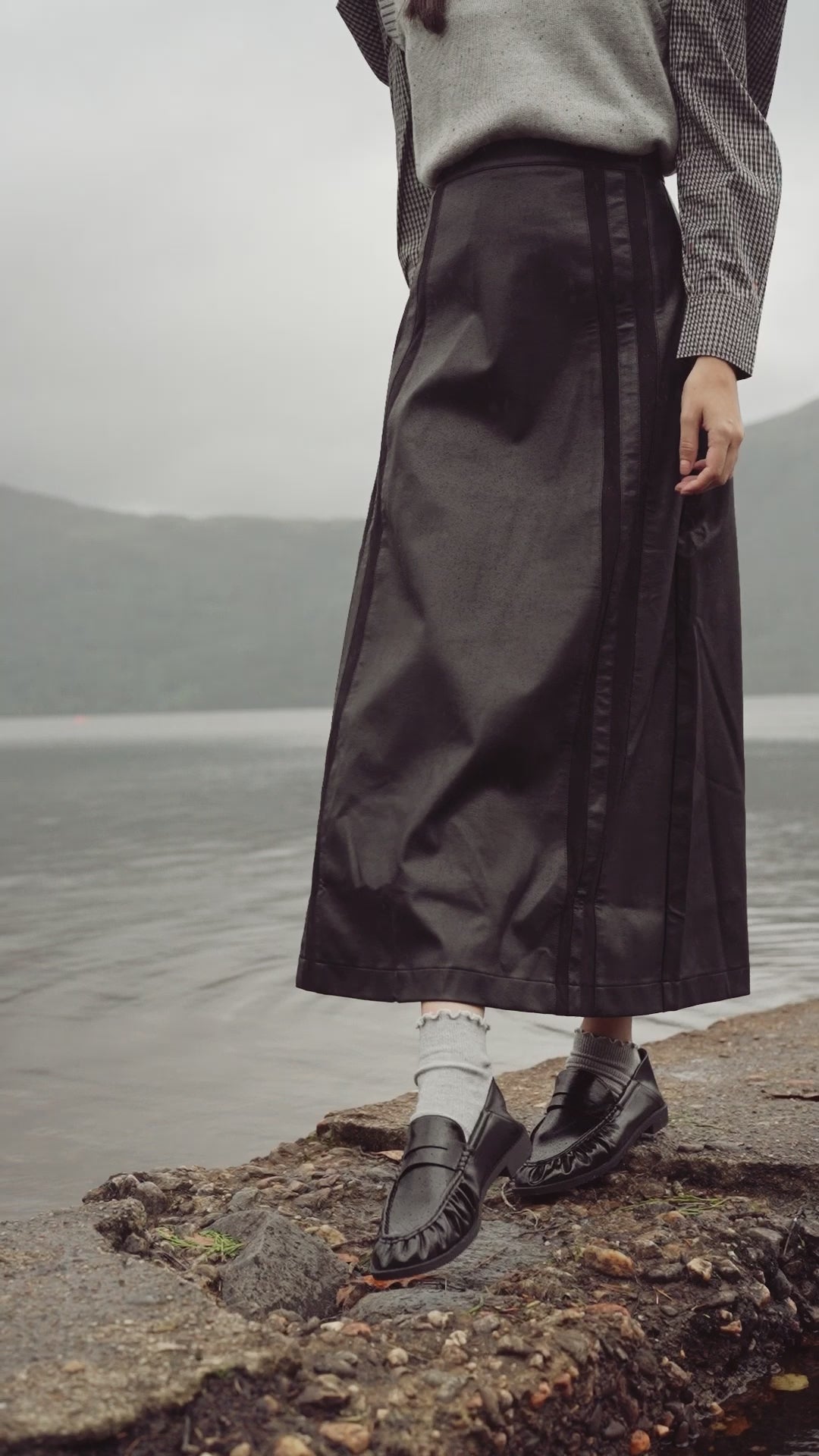 Side Stripe Faux Leather Skirt-Black
