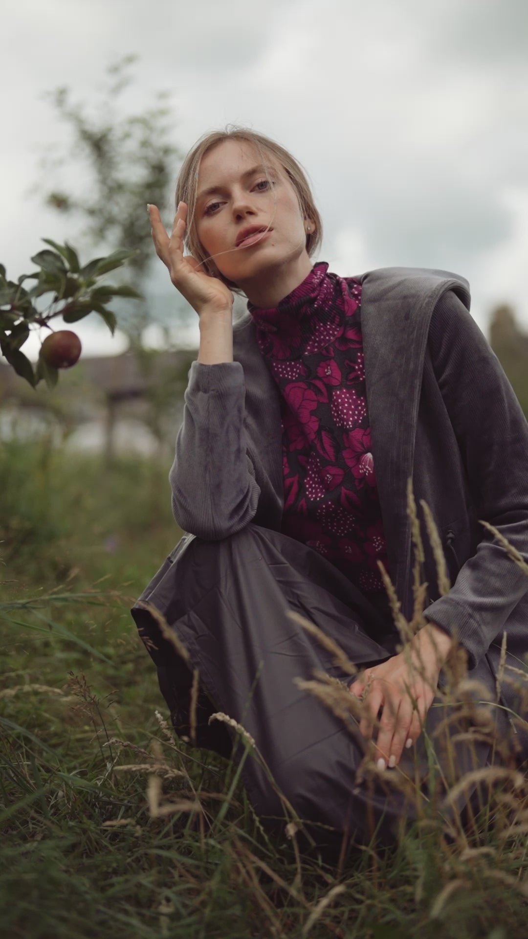 Thin Knit Turtleneck Sweater-Grey Pink Floral