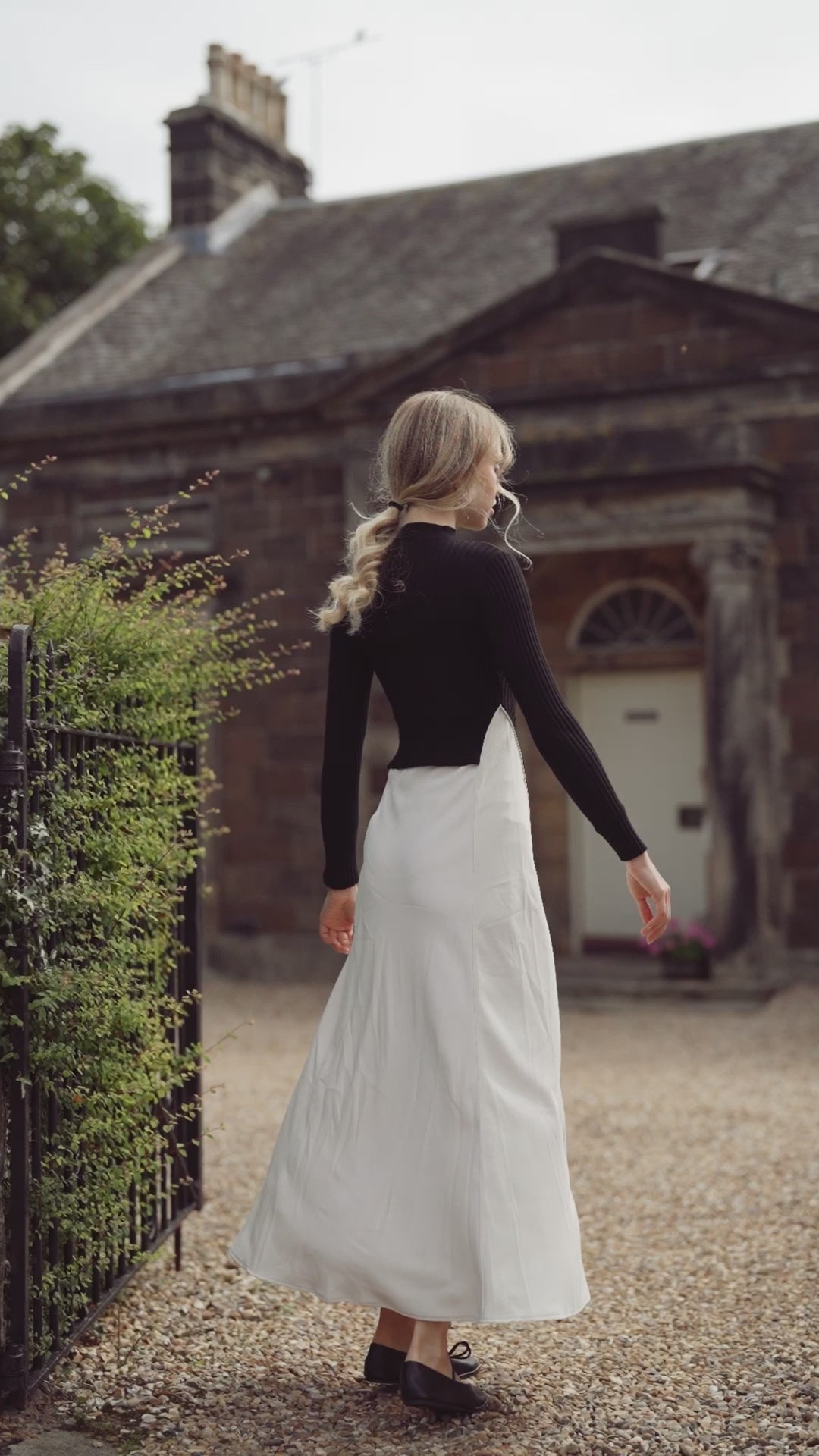 Crepe Bottom Dress-Black/Cream