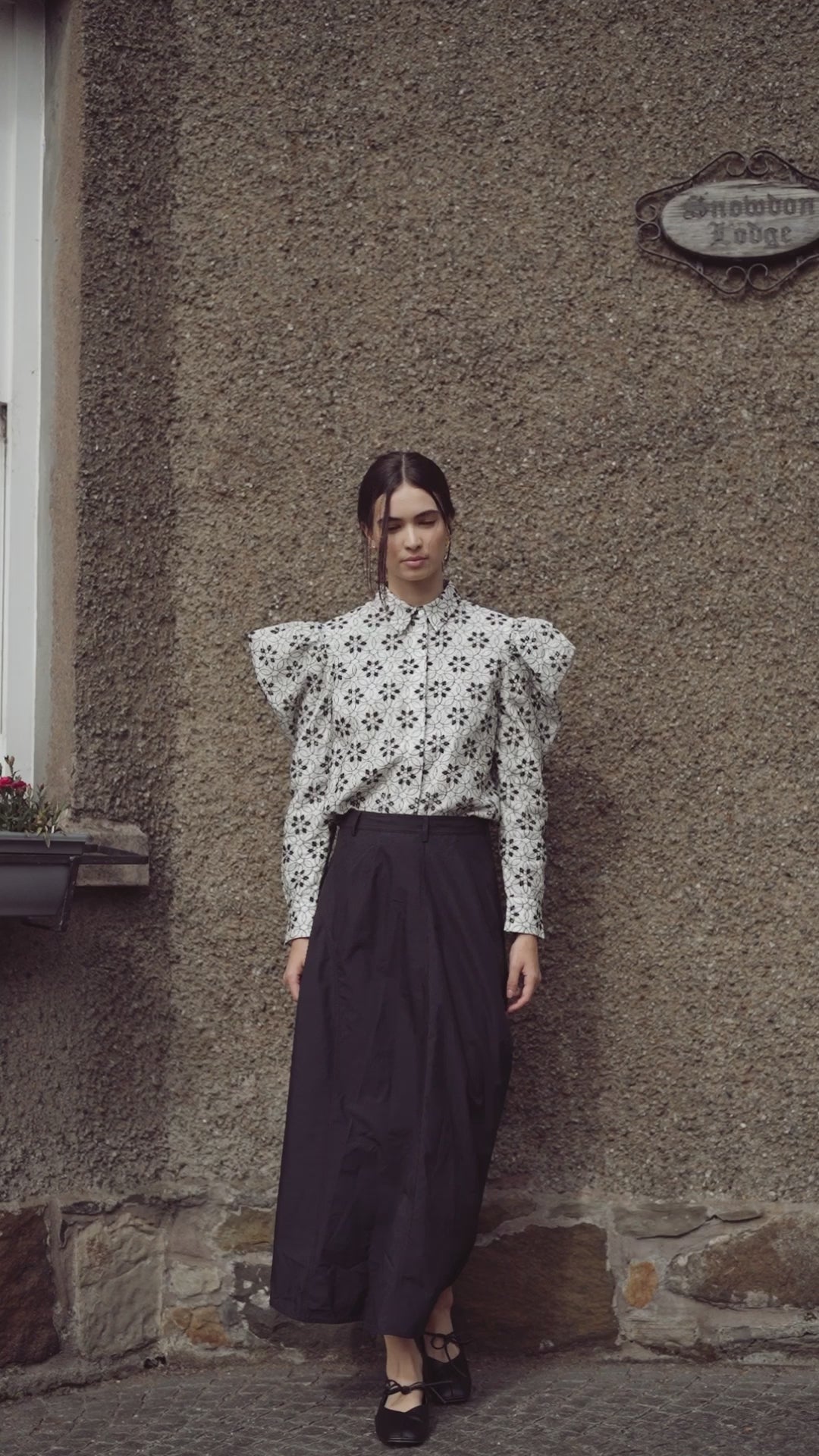 Taffeta Yoke Skirt-Black