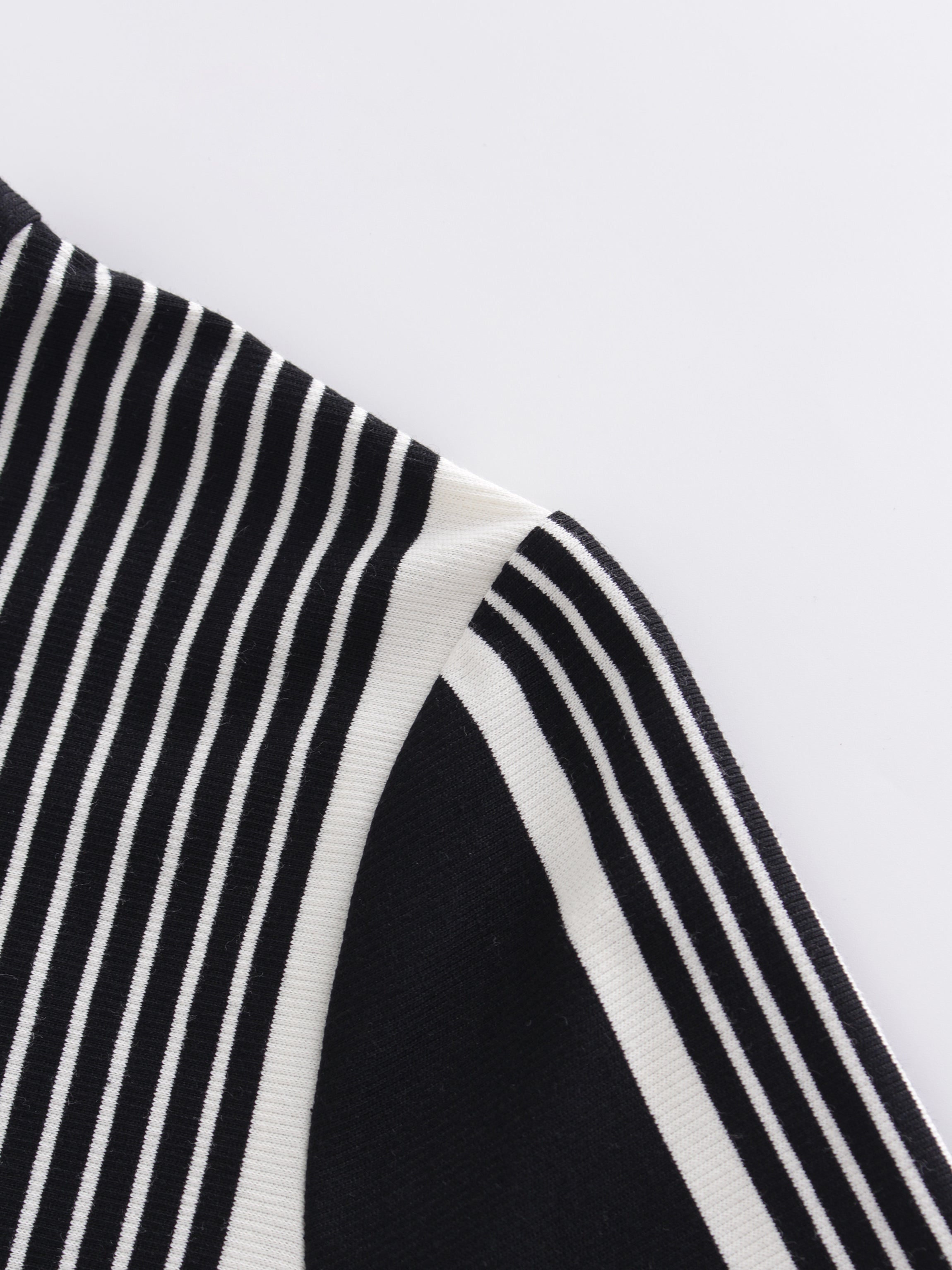 Camiseta Thin Stripe High V-Negro/Blanco Multi Stripe