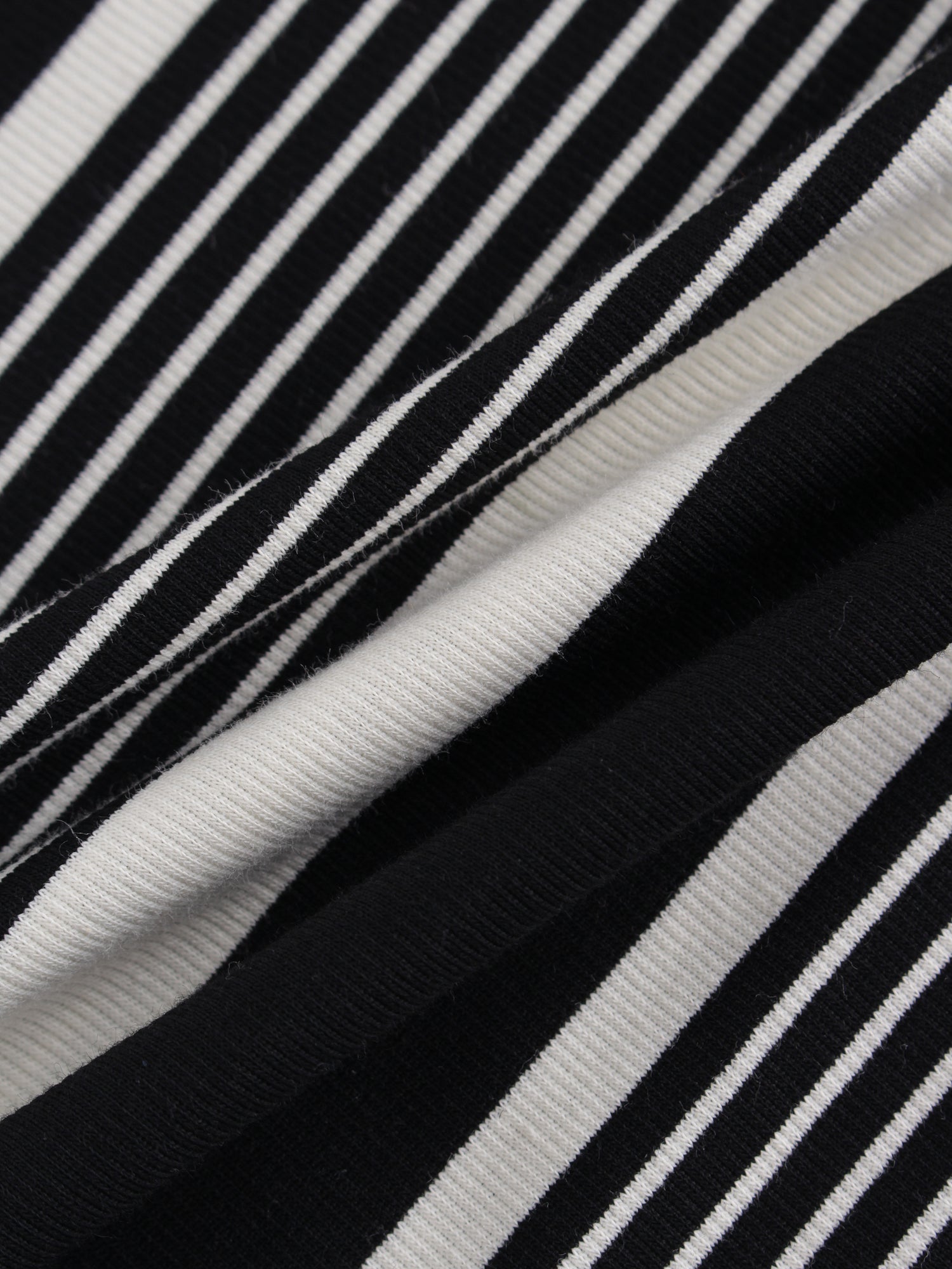 Camiseta Thin Stripe High V-Negro/Blanco Multi Stripe