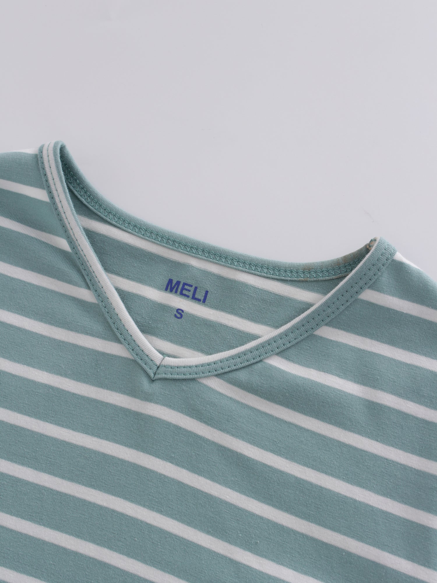 Thin Stripe High V Tee-Pistachio/White