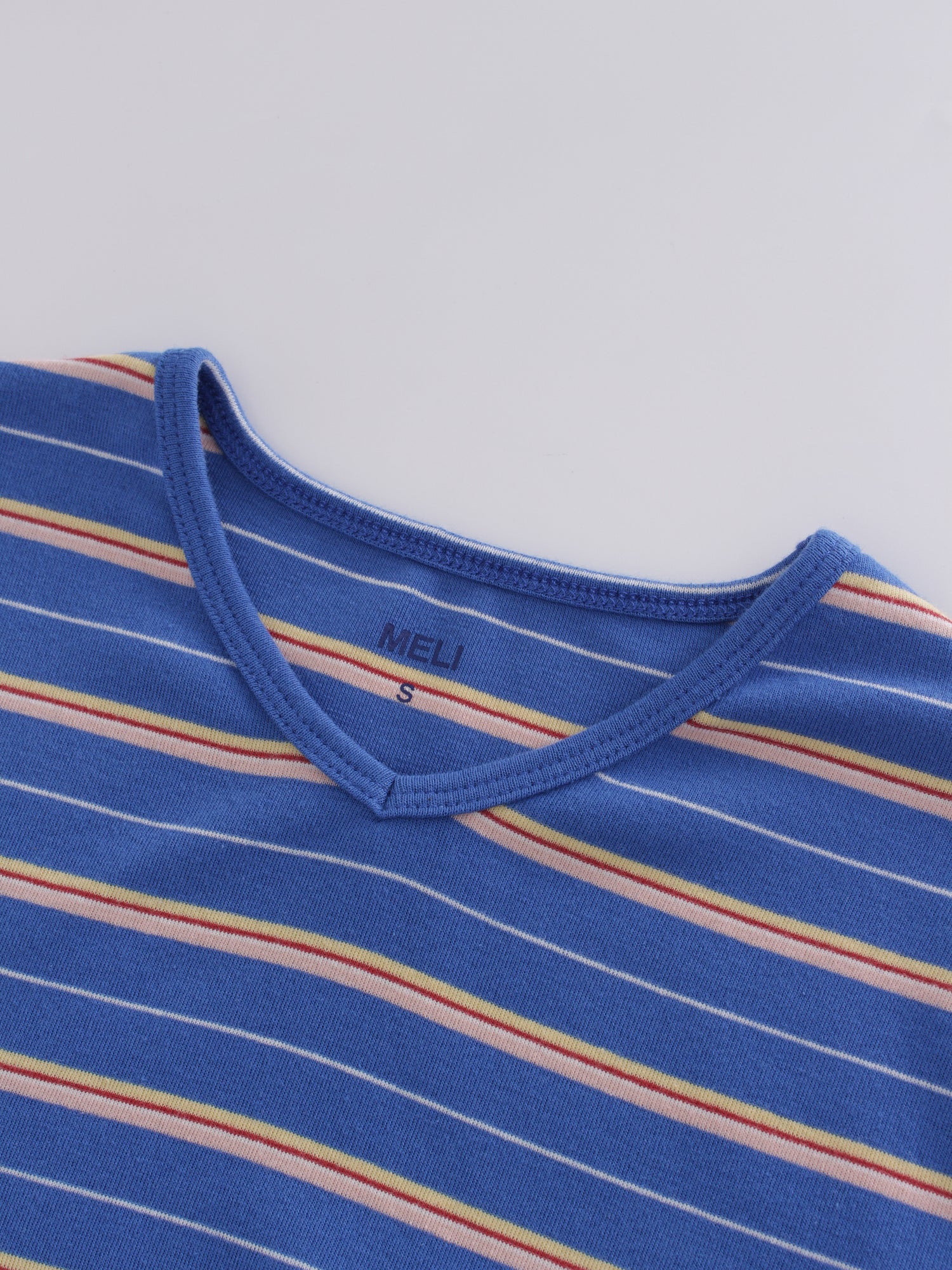 Camiseta Thin Stripe High V-Azul/Rosa/Blanco