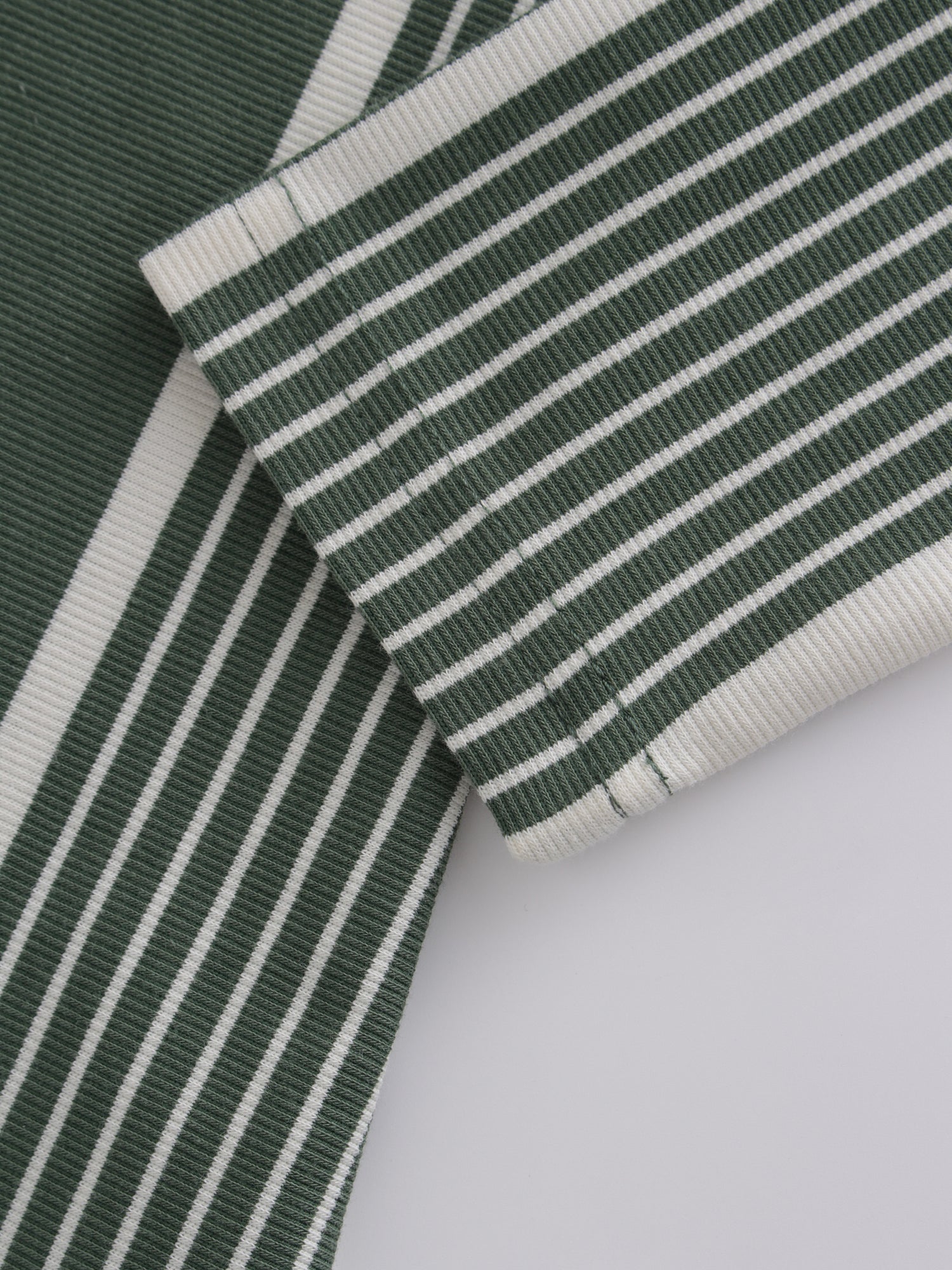 Thin/Thick Stripe High V Tee-Green/White Multi Stripe