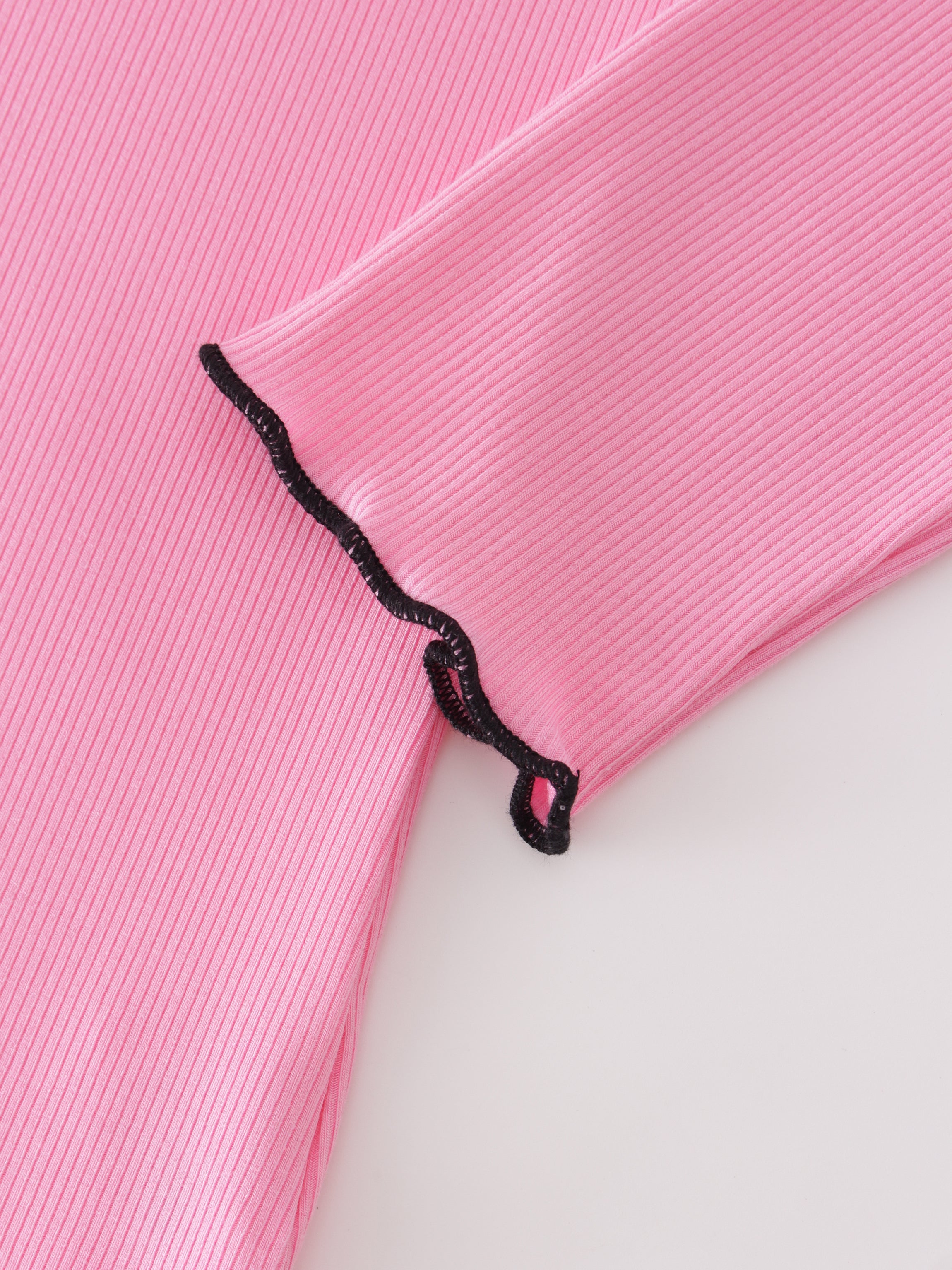 Henley con costuras overlock-Rosa/Negro