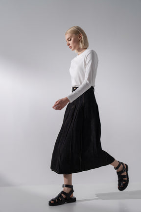 Stitched Pleated Skirt-Black