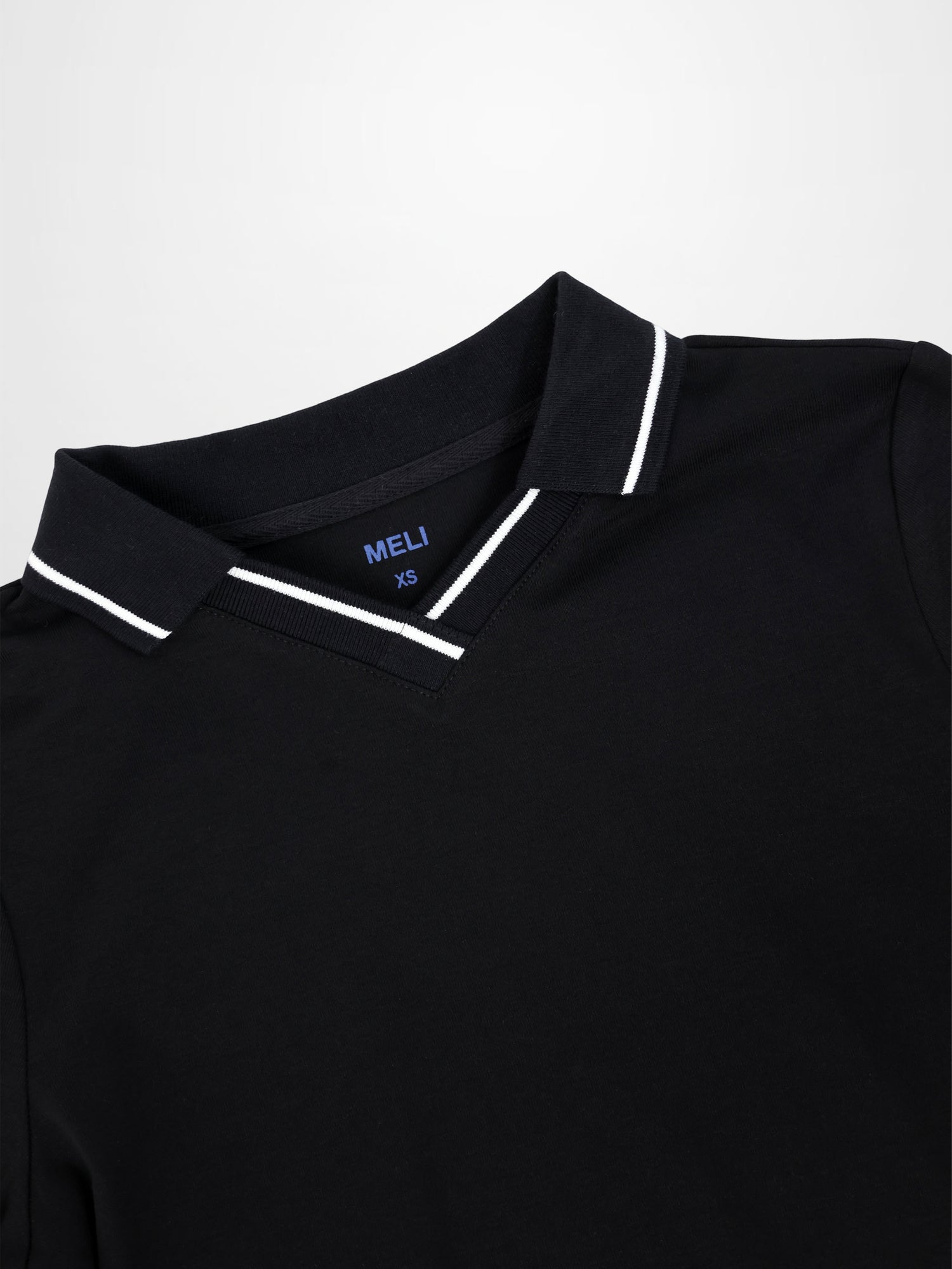 Collared High V T-Shirt-Black