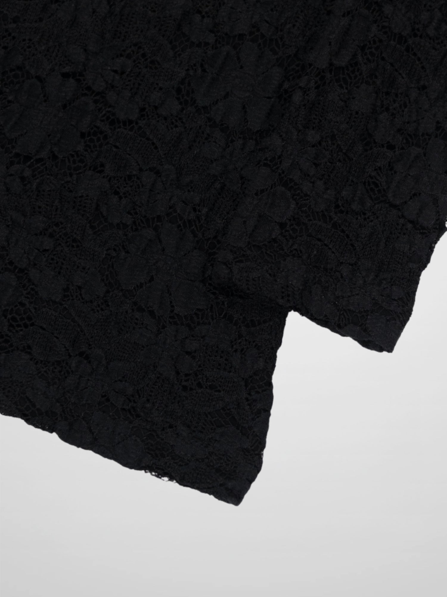 Lace Mock Neck Turtleneck-Black