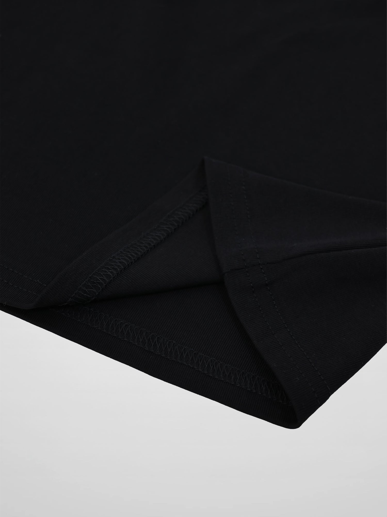 Collared High V T-Shirt-Black