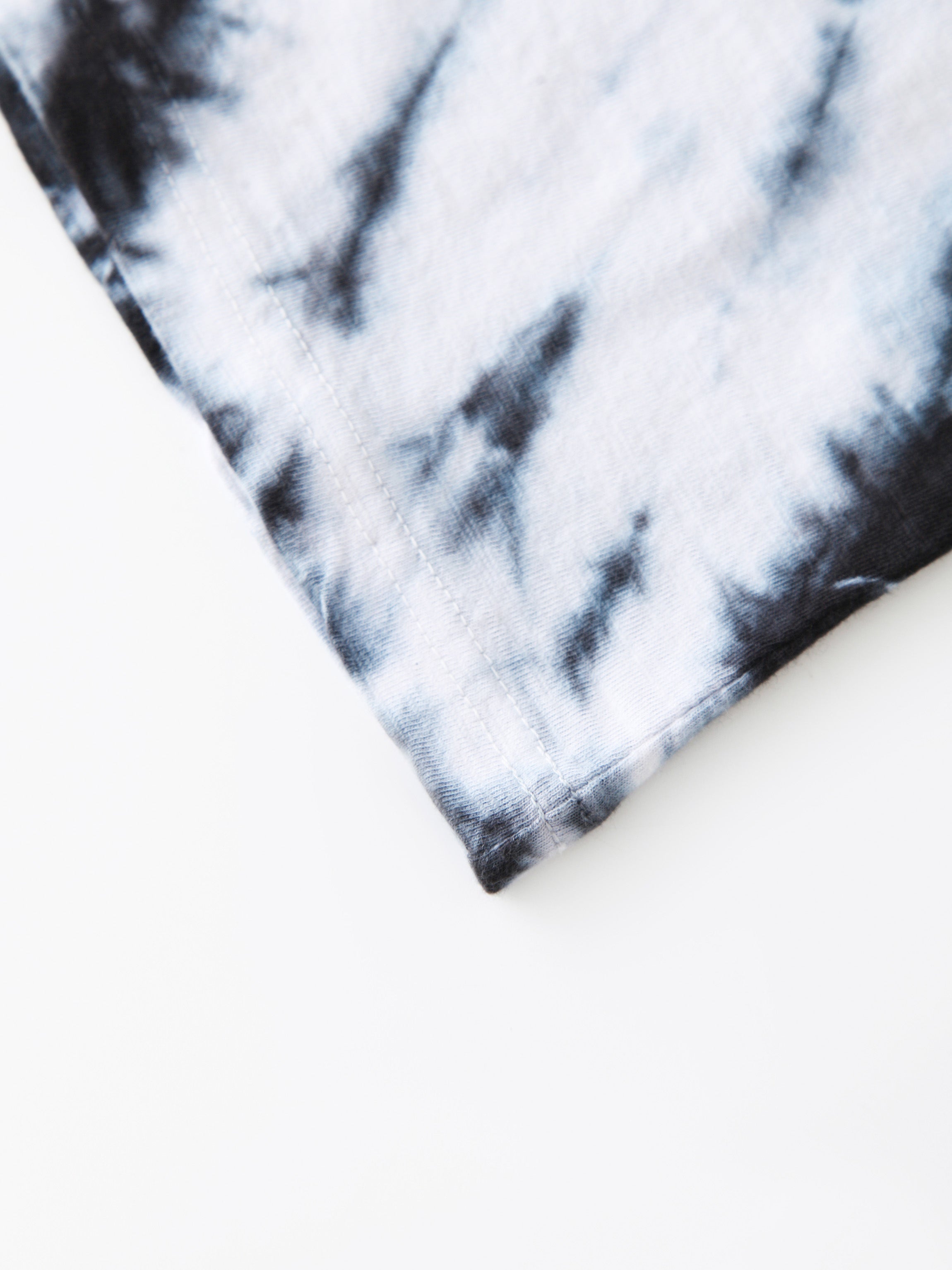 Tie Dye Swirl Tee-Black/White